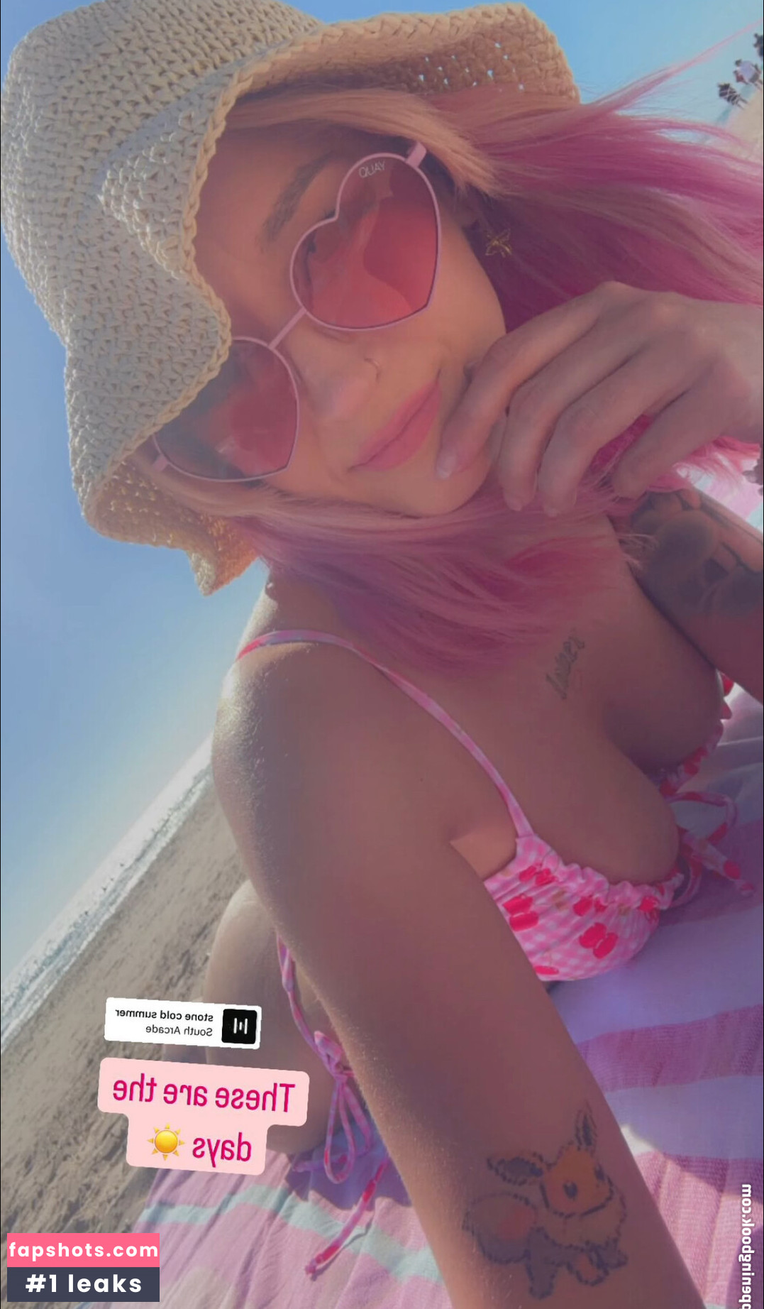 vikkivampire gallery photo #14