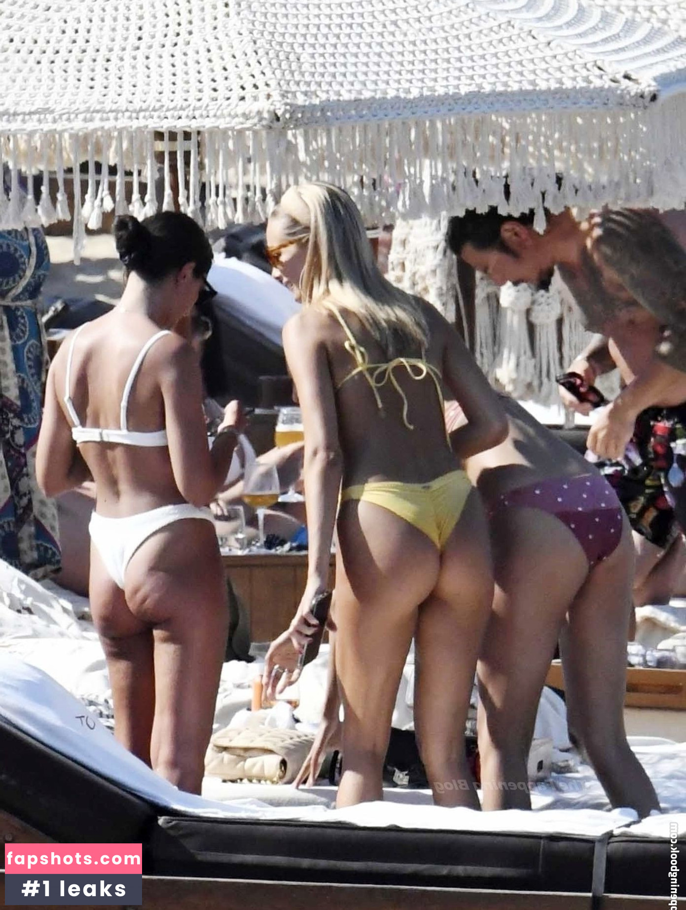 Viktoria Varga nude babe gallery