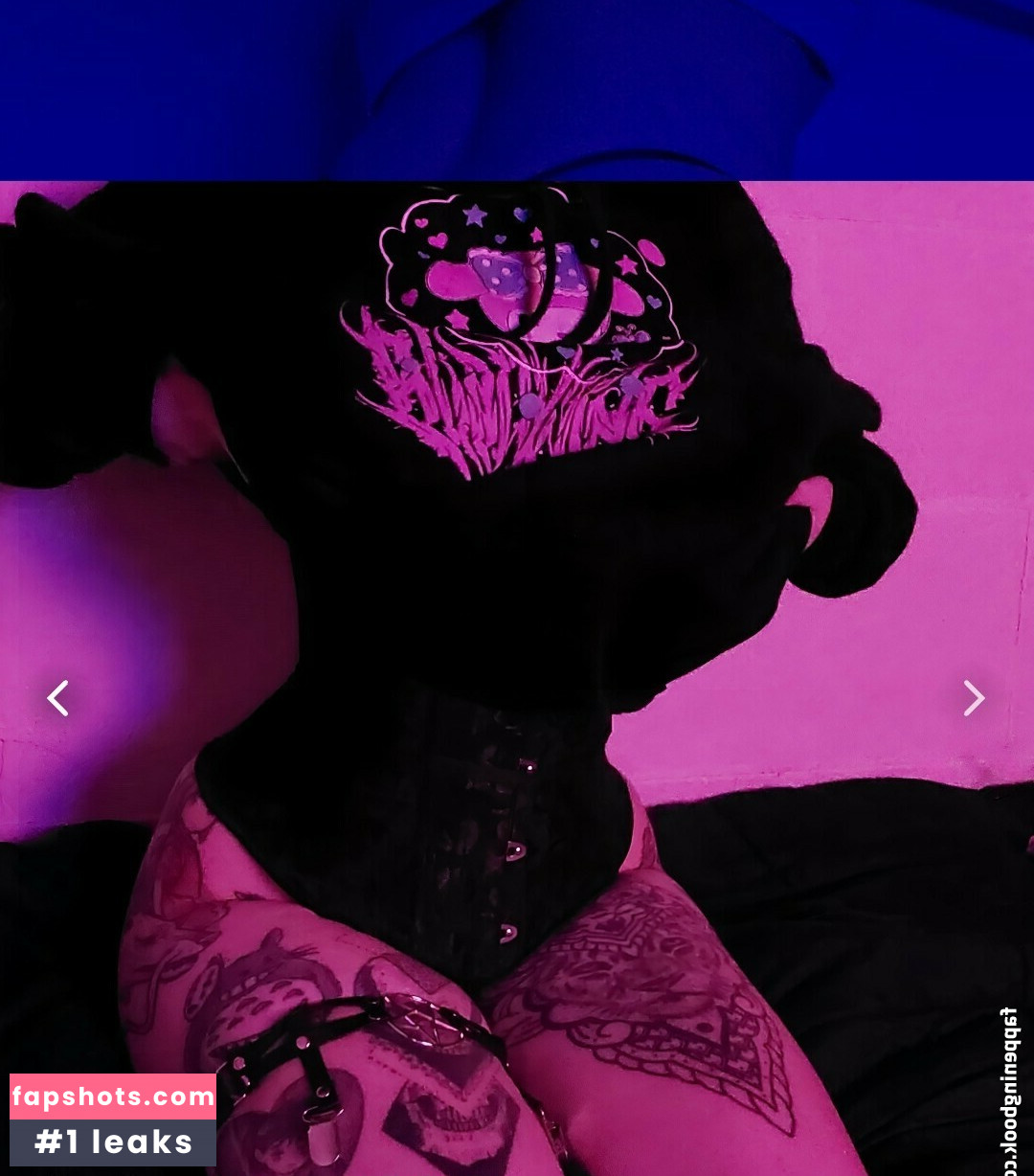 Viole Suerio nude babe gallery