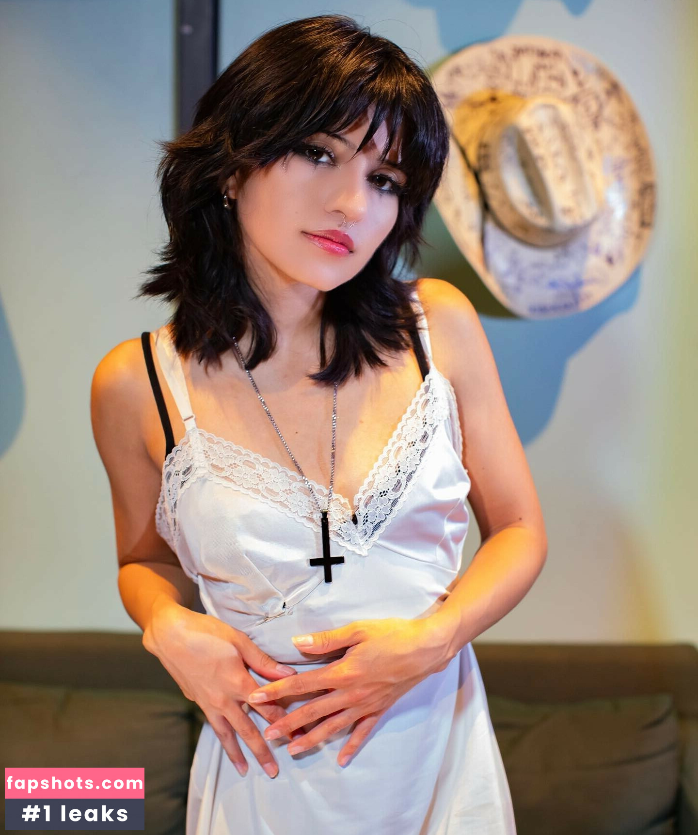 Violent Vira gallery photo #10