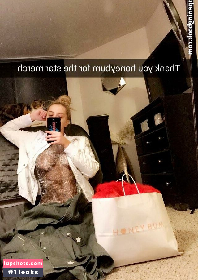 Violet Benson gallery photo #17