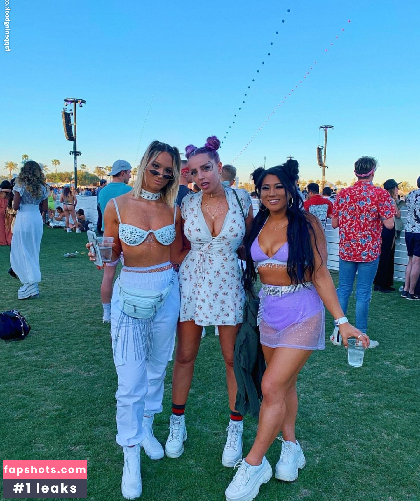 Violet Benson gallery photo #32