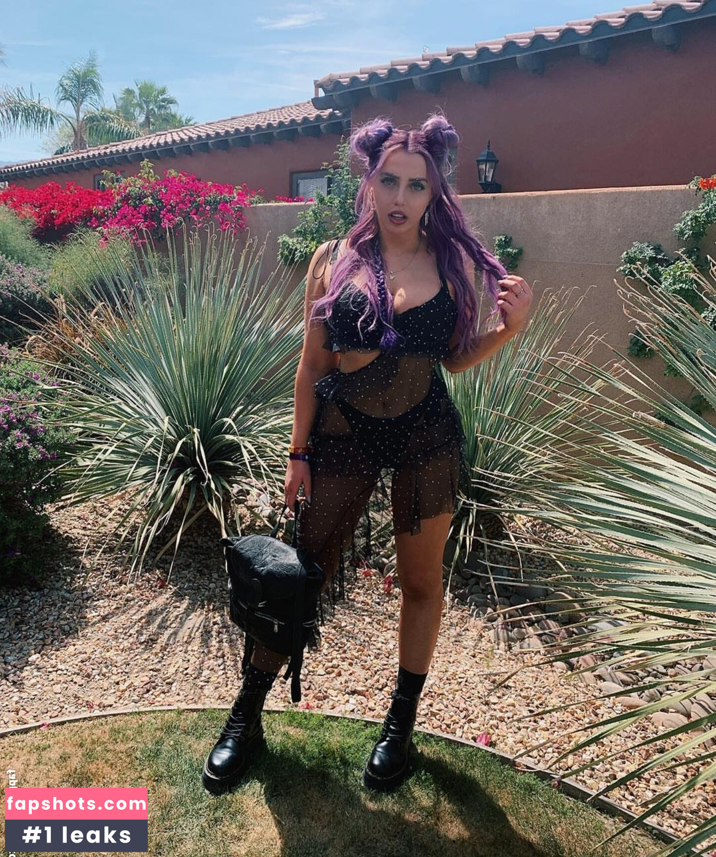 Violet Benson gallery photo #33