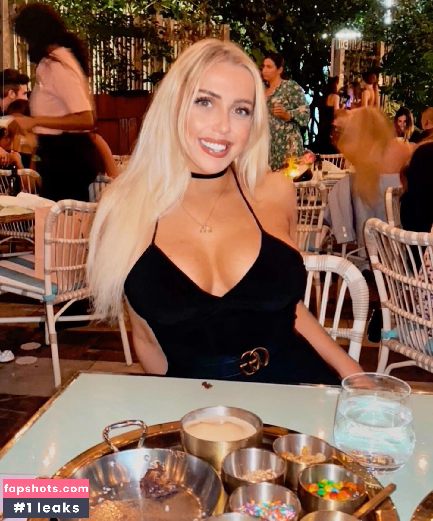 Violet Benson gallery photo #51