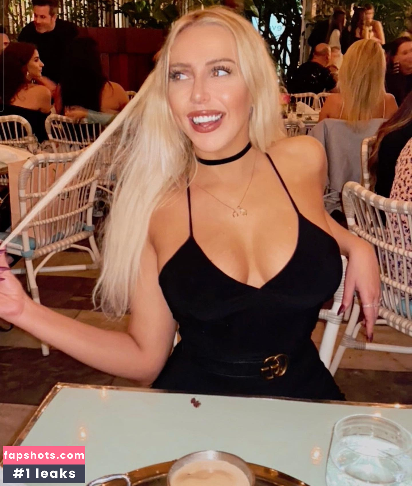 Violet Benson gallery photo #55