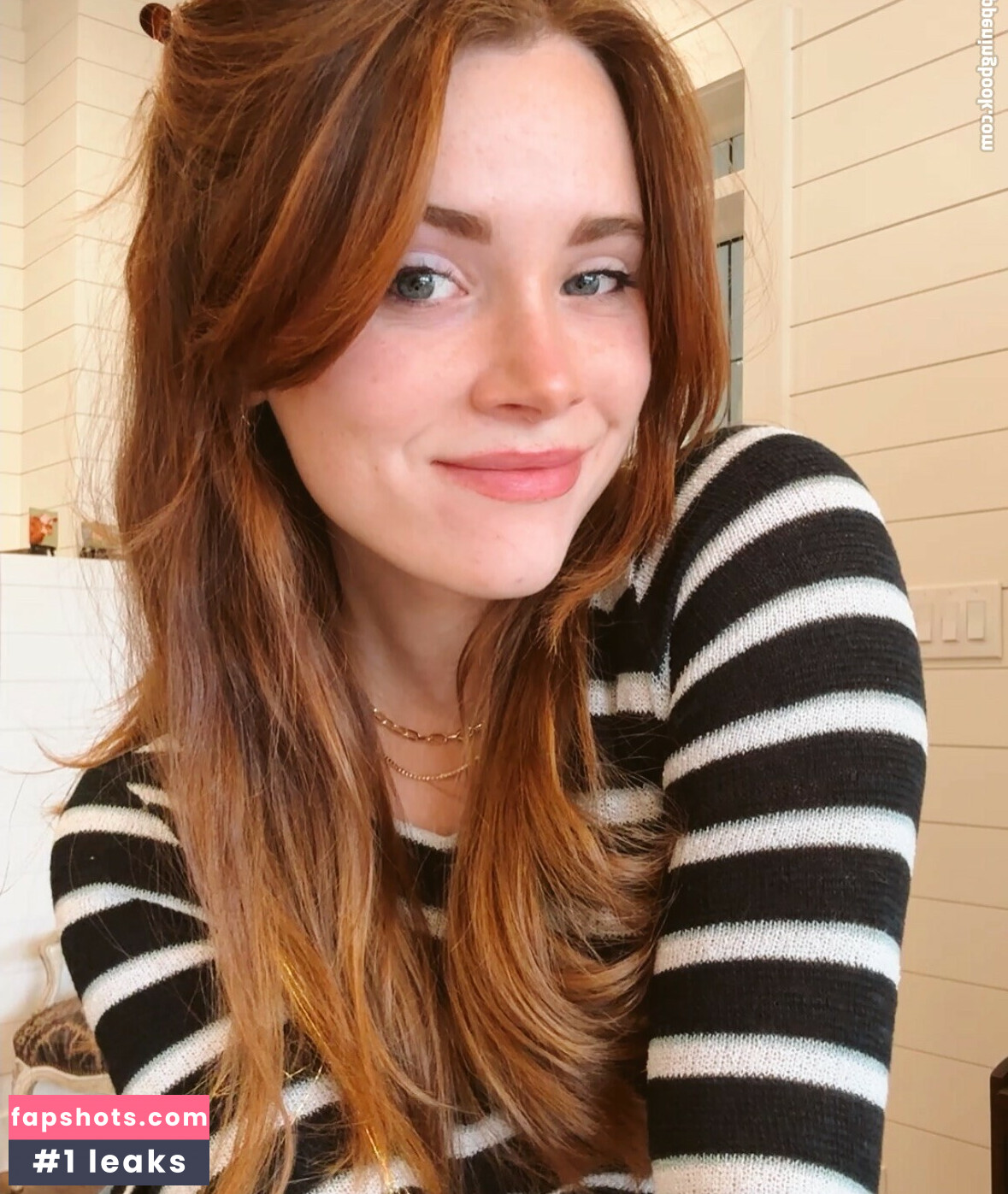 Violet Brinson gallery photo #12