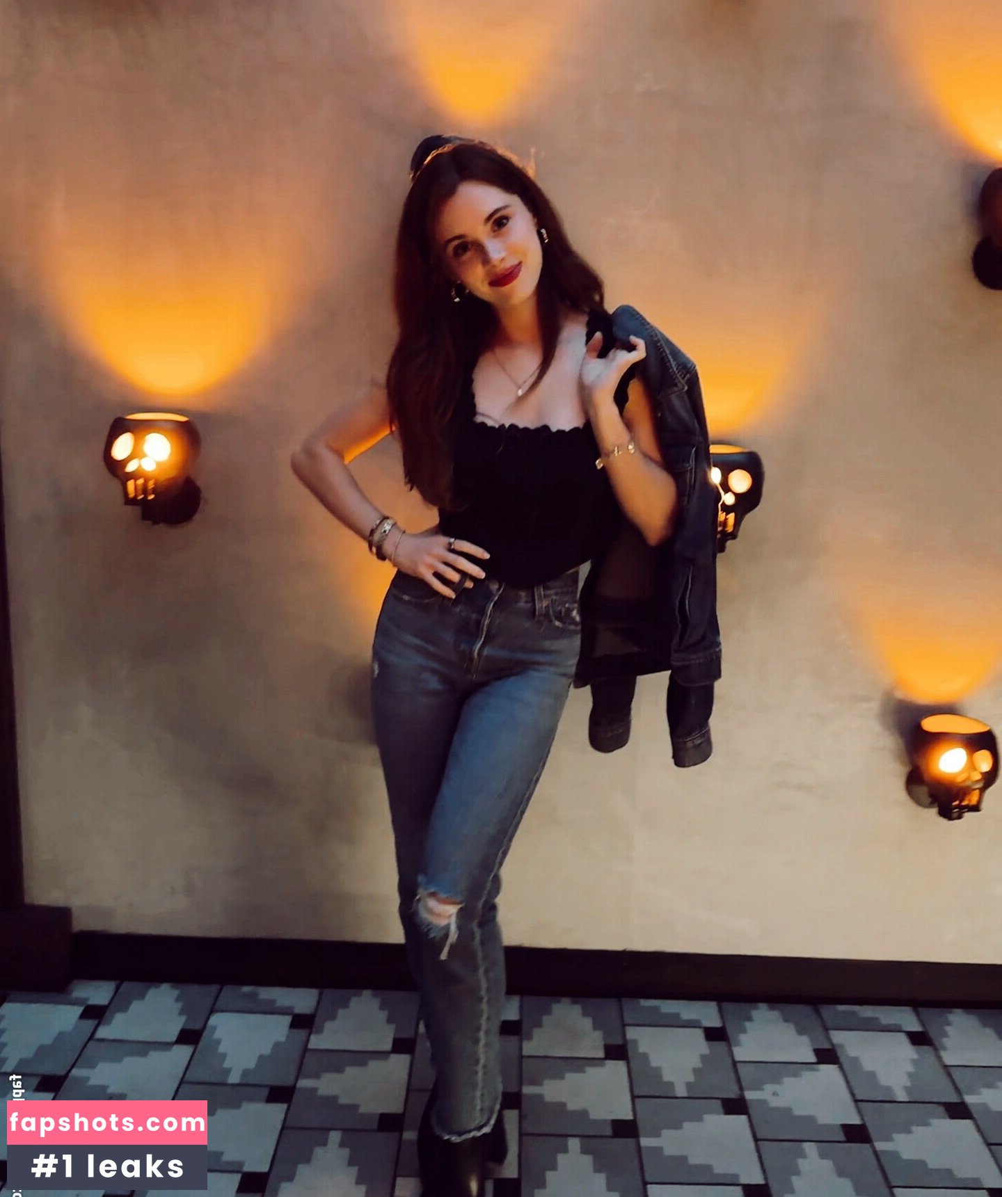 Violet Brinson gallery photo #17