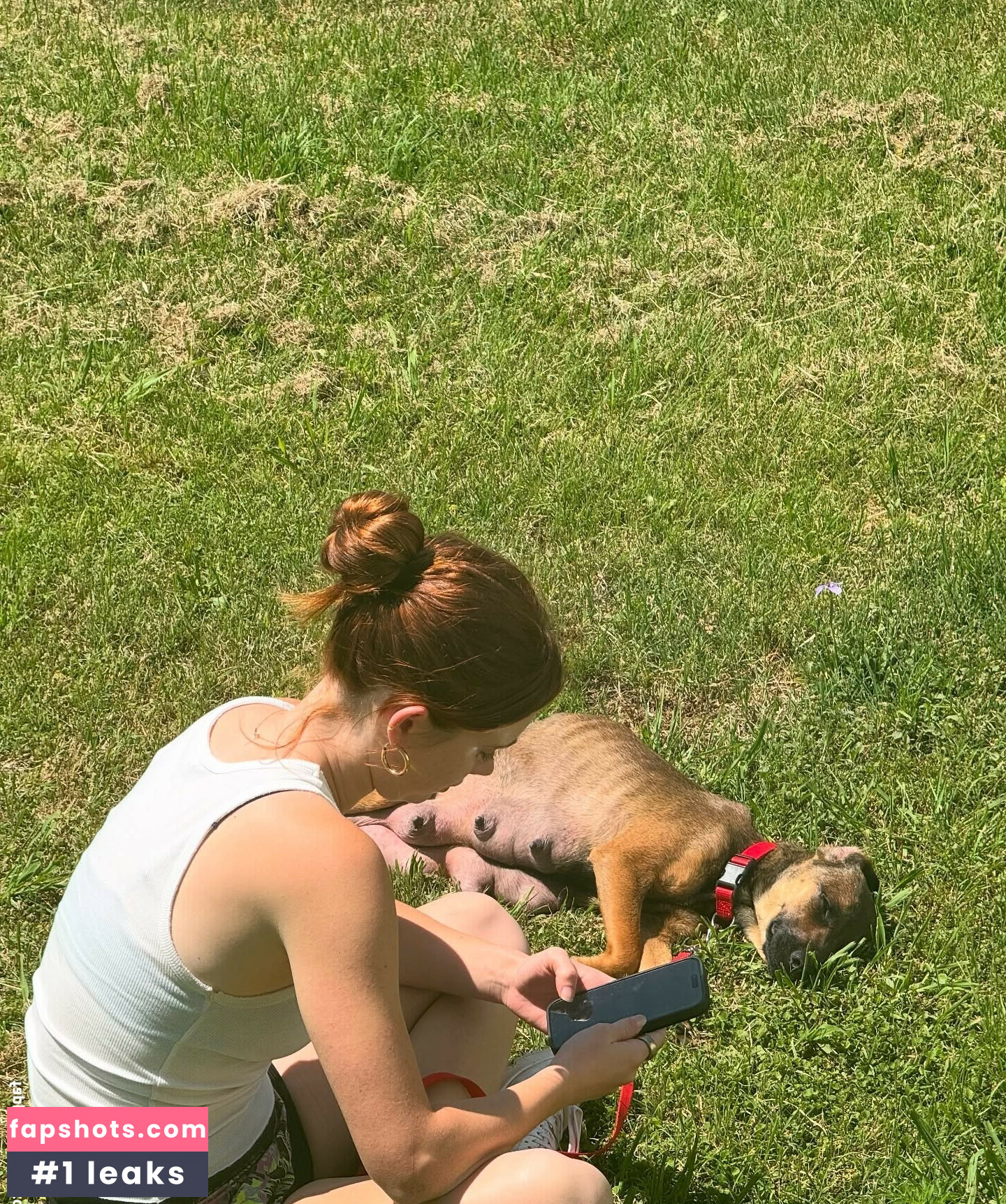 Violet Brinson gallery photo #18