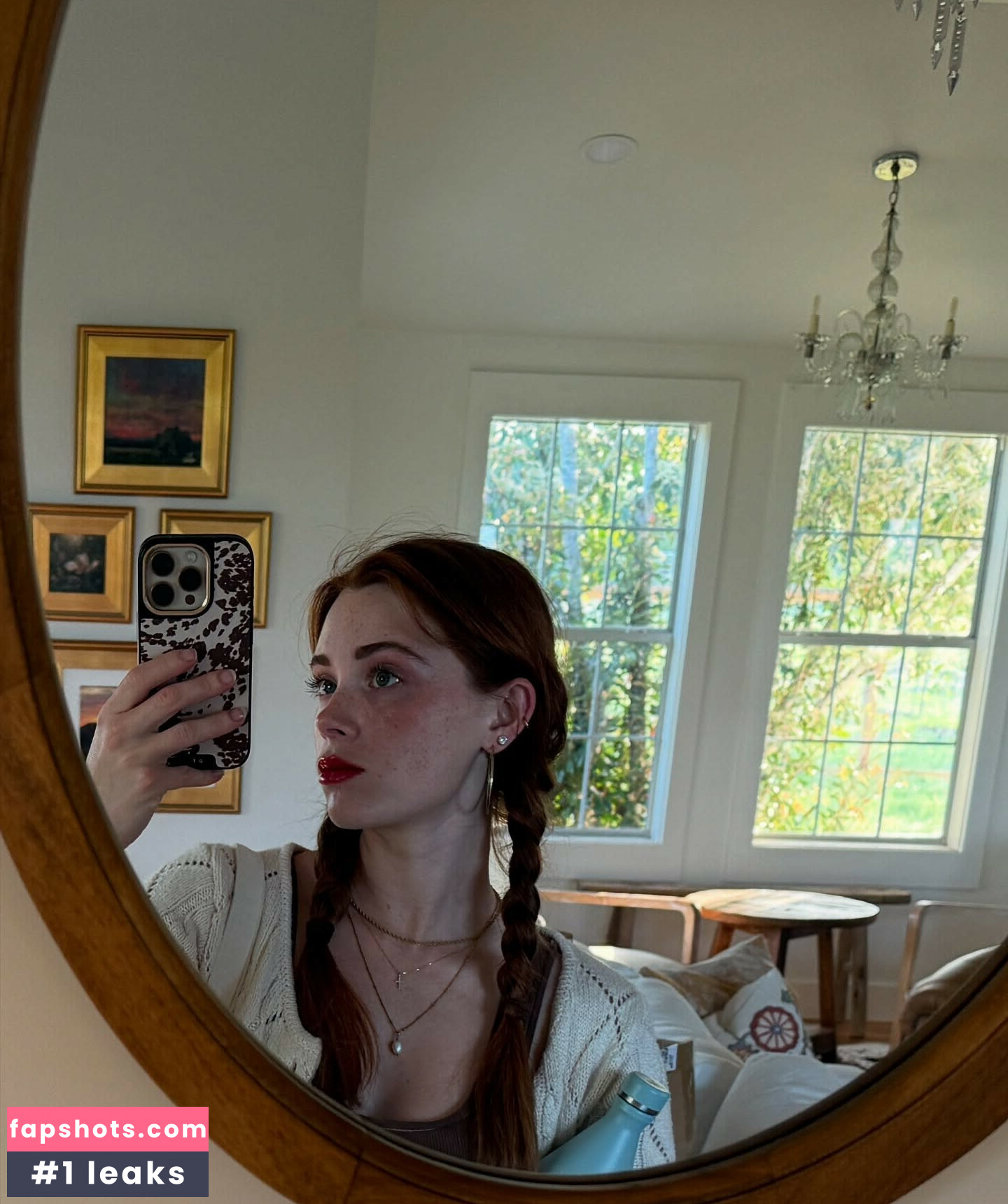 Violet Brinson gallery photo #19