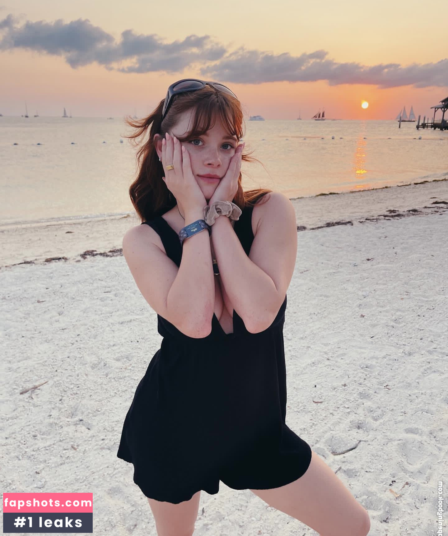 Violet Brinson gallery photo #23