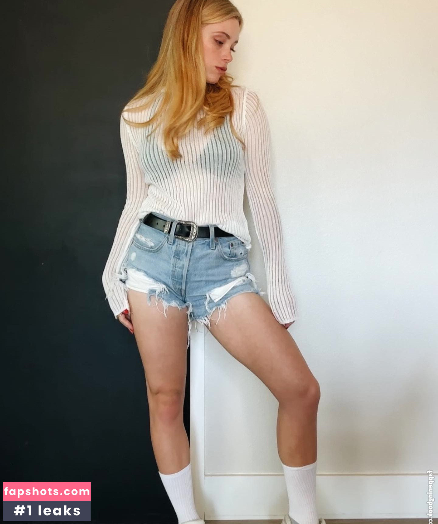 Violet Brinson gallery photo #25