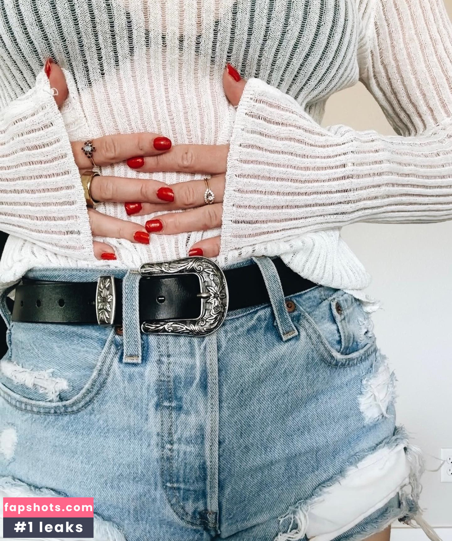 Violet Brinson gallery photo #28