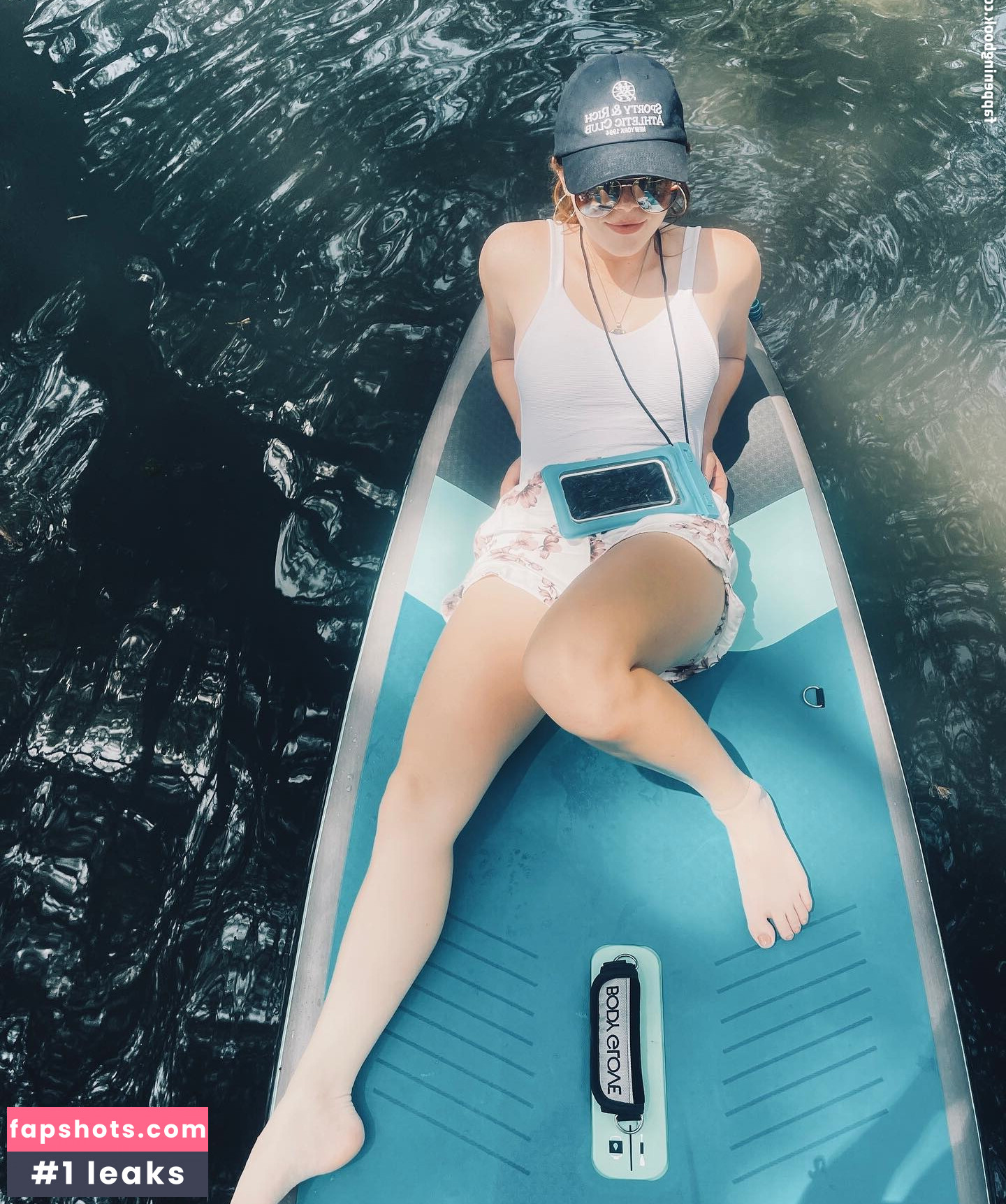 Violet Brinson gallery photo #31