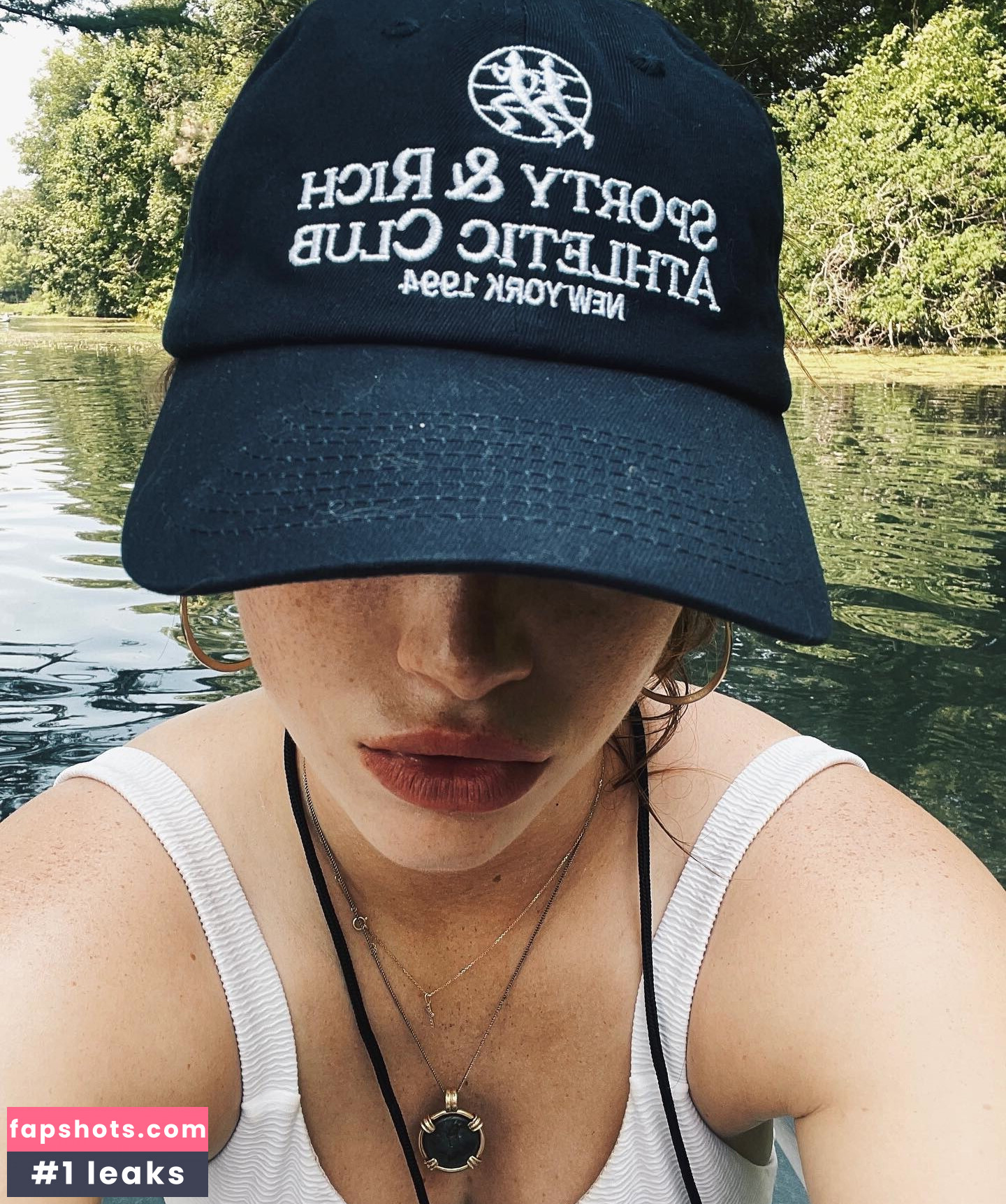 Violet Brinson gallery photo #32