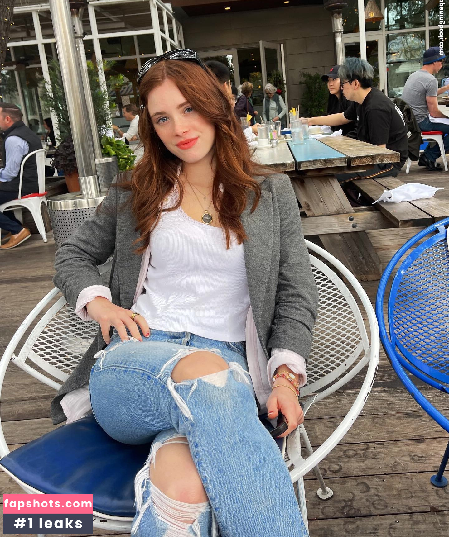 Violet Brinson gallery photo #39