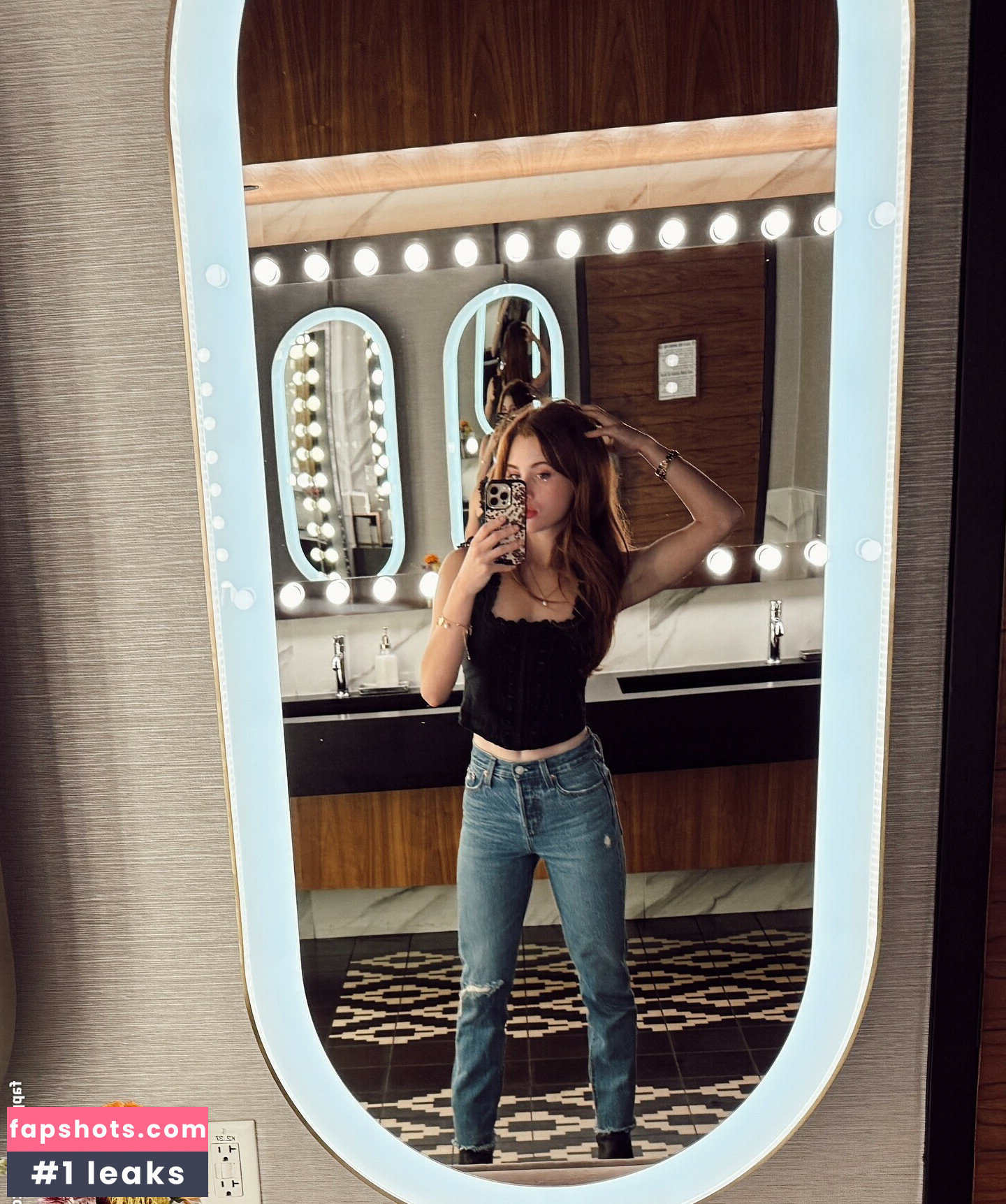 Violet Brinson gallery photo #7