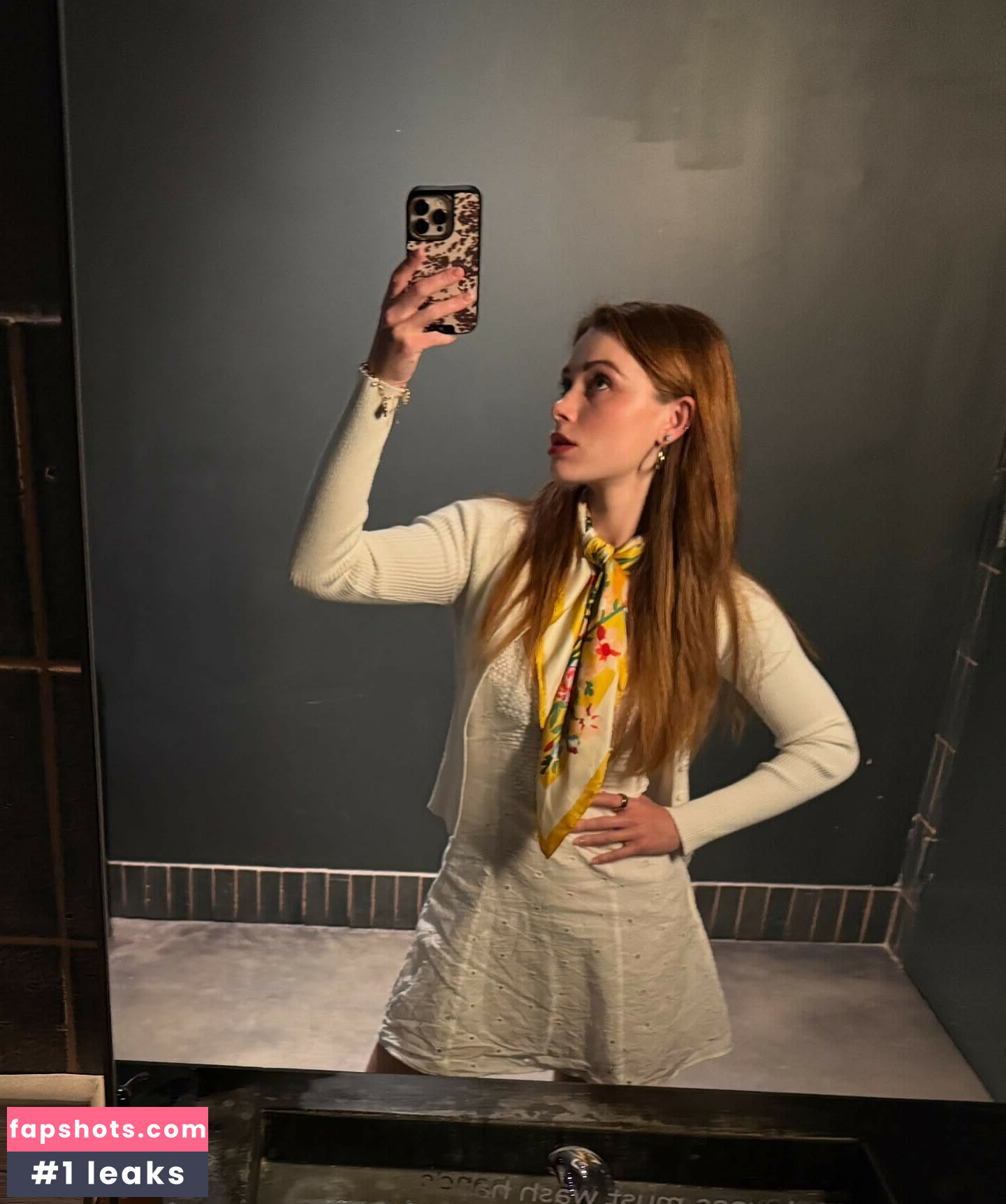 Violet Brinson nude babe gallery