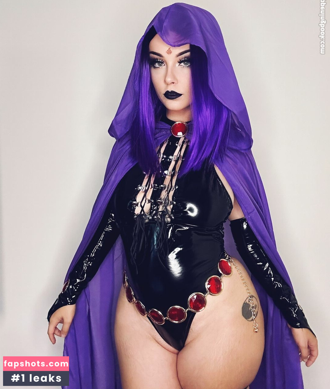 Violet Mortem gallery photo #3