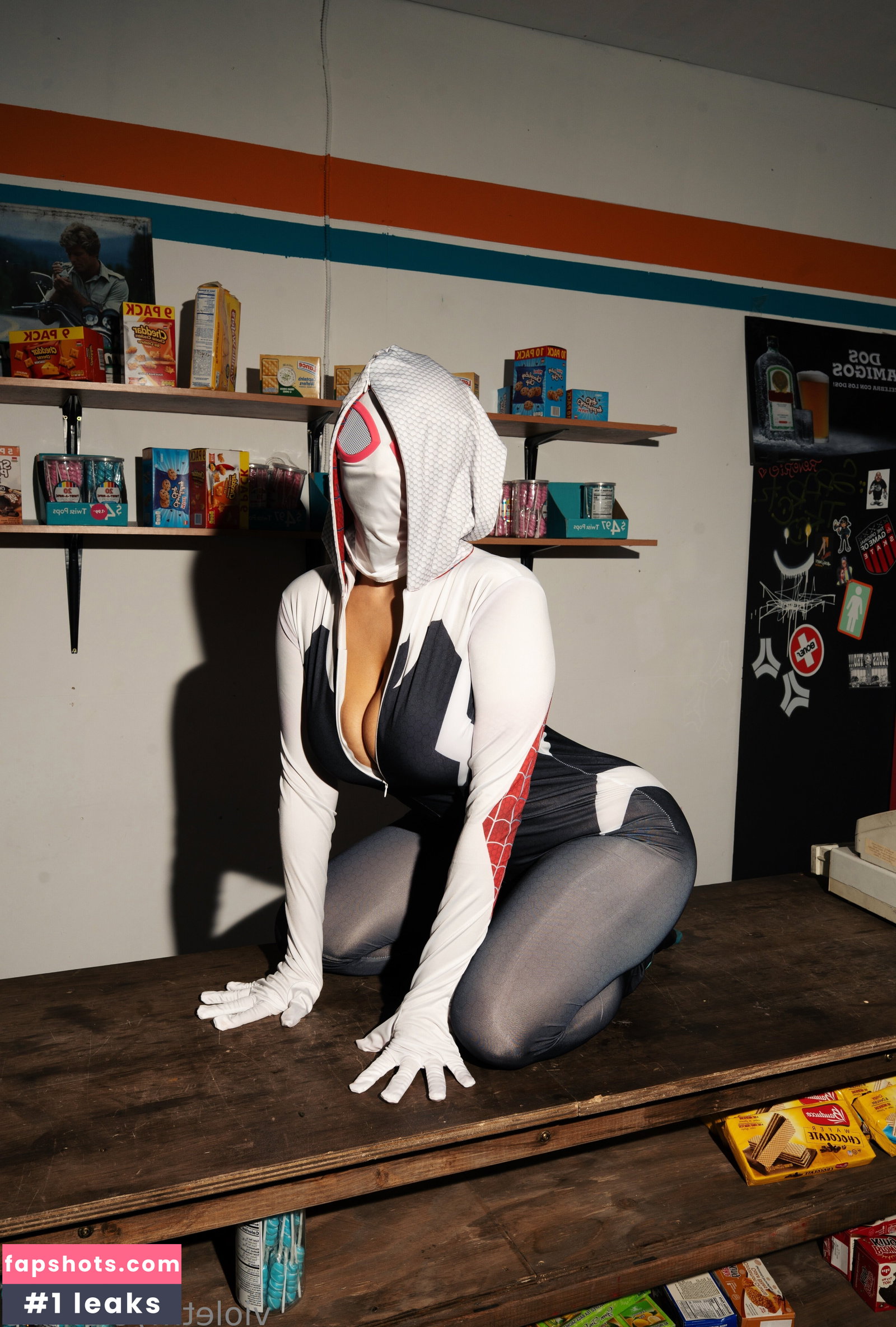 Violet Myers gallery photo #406