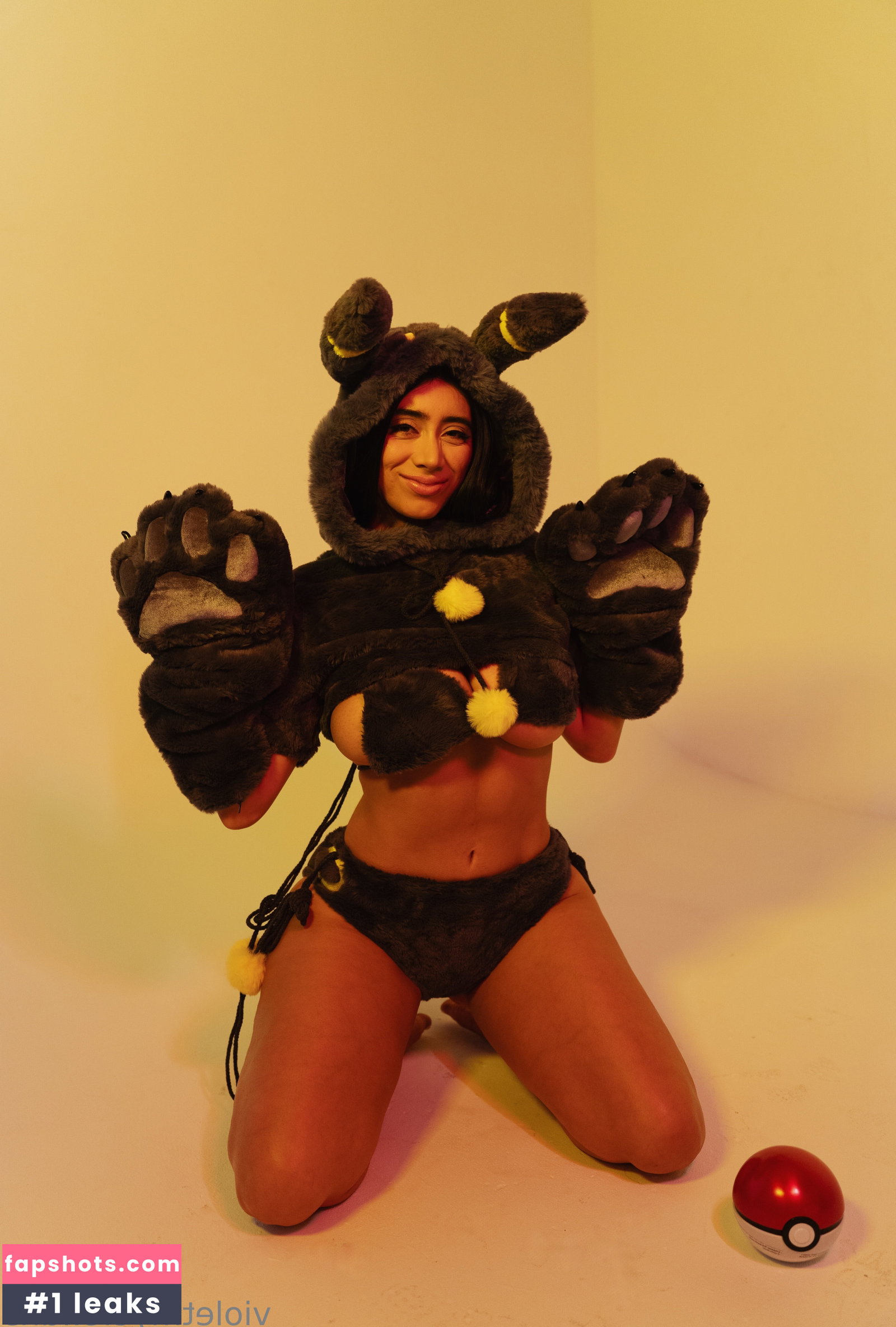 Violet Myers gallery photo #2817
