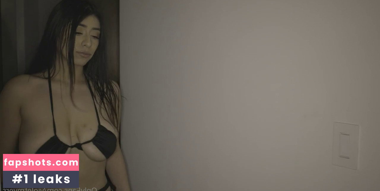 Violet Myers gallery photo #1883