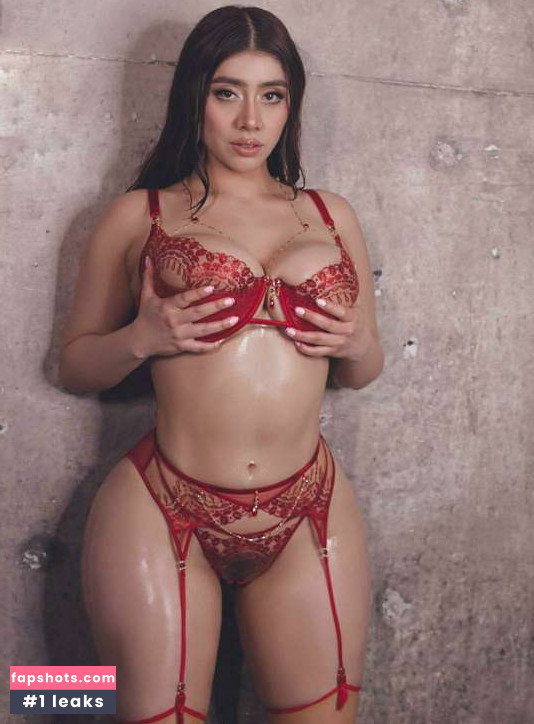 Violet Myers gallery photo #1151