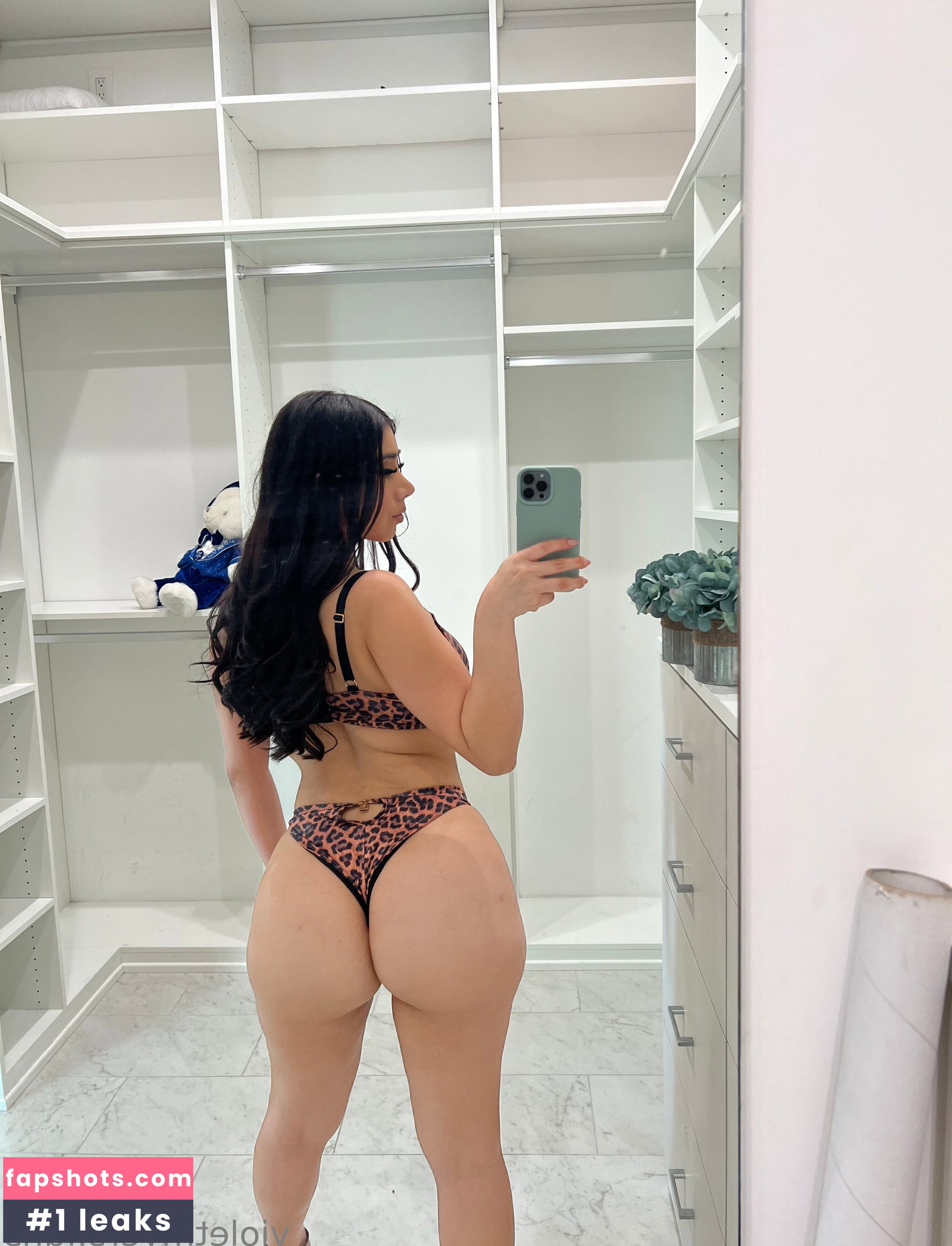 Violet Myers gallery photo #2162