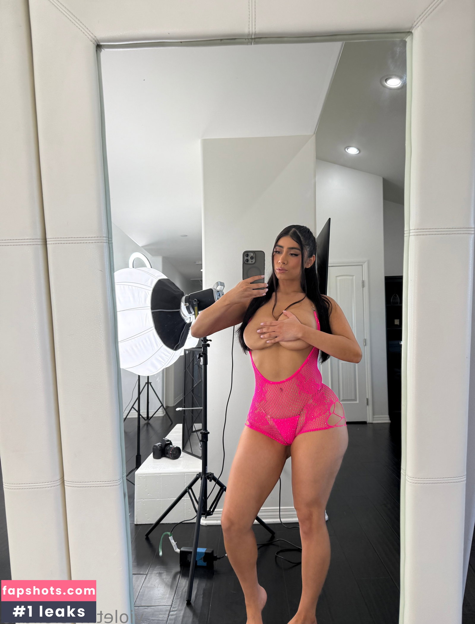 Violet Myers gallery photo #1277