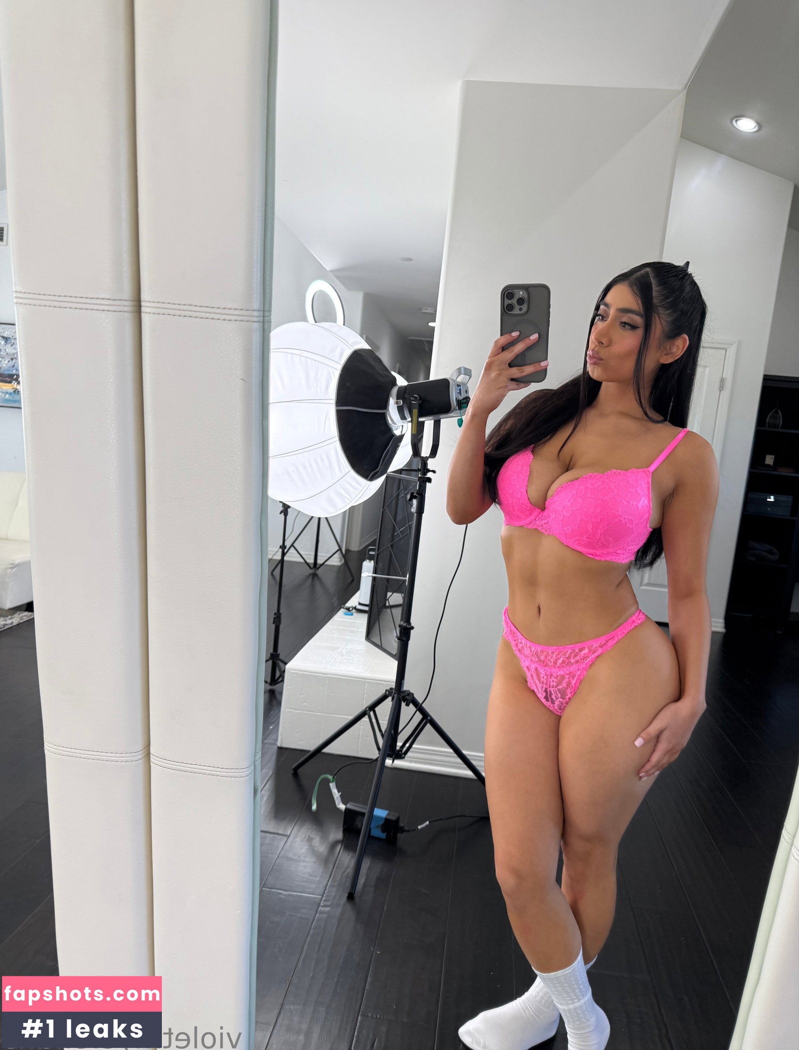 Violet Myers gallery photo #2321
