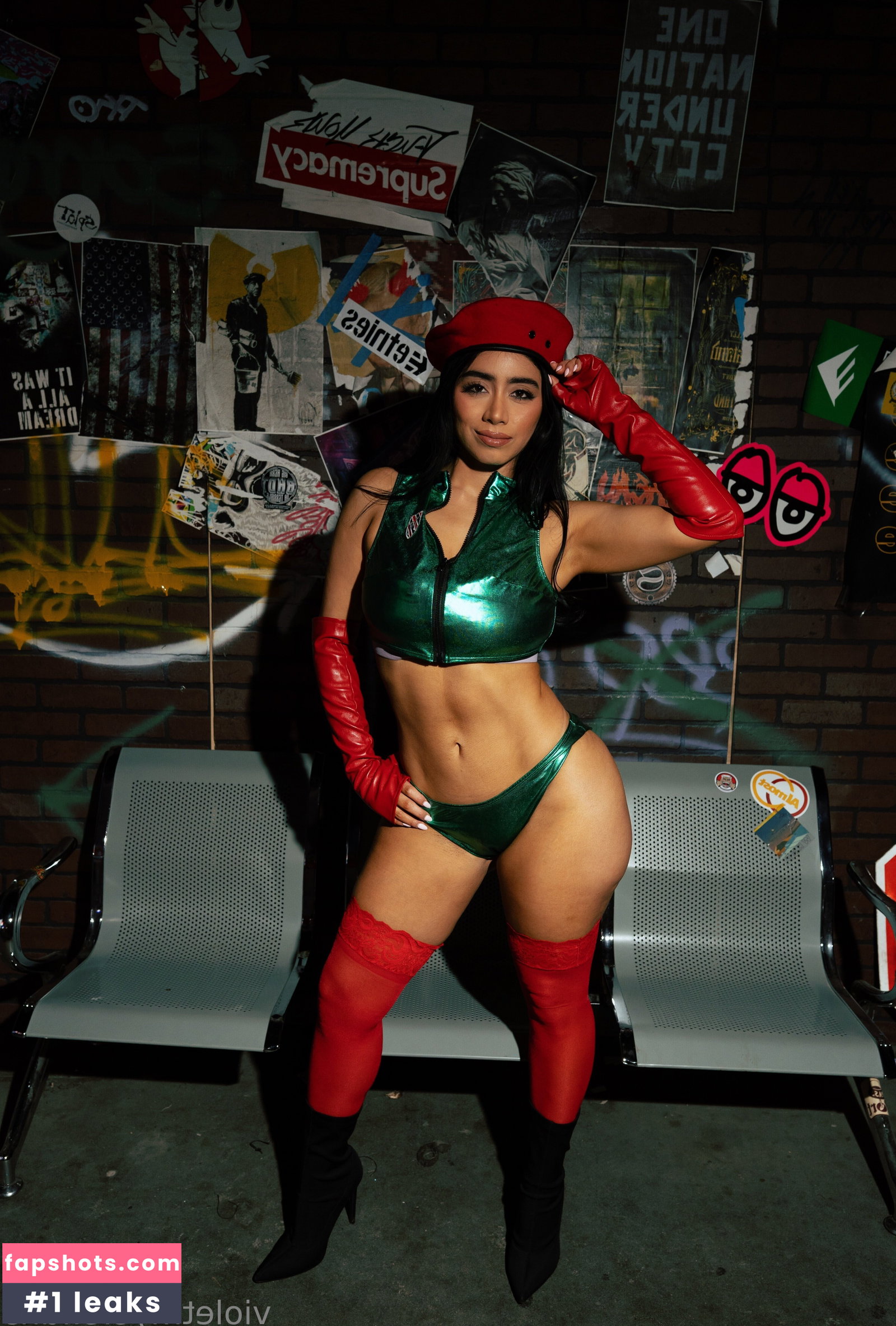 Violet Myers gallery photo #2158