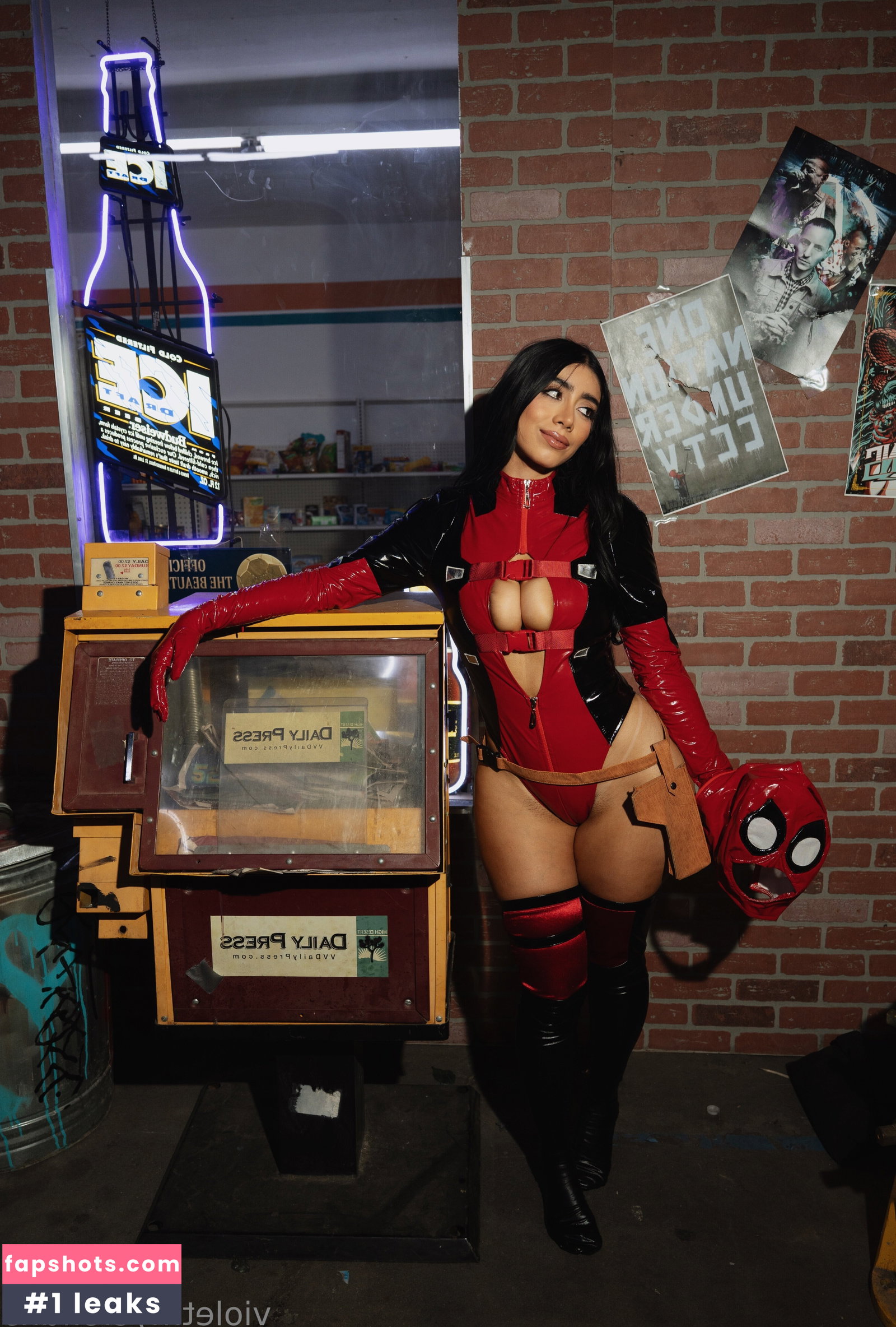 Violet Myers gallery photo #1624