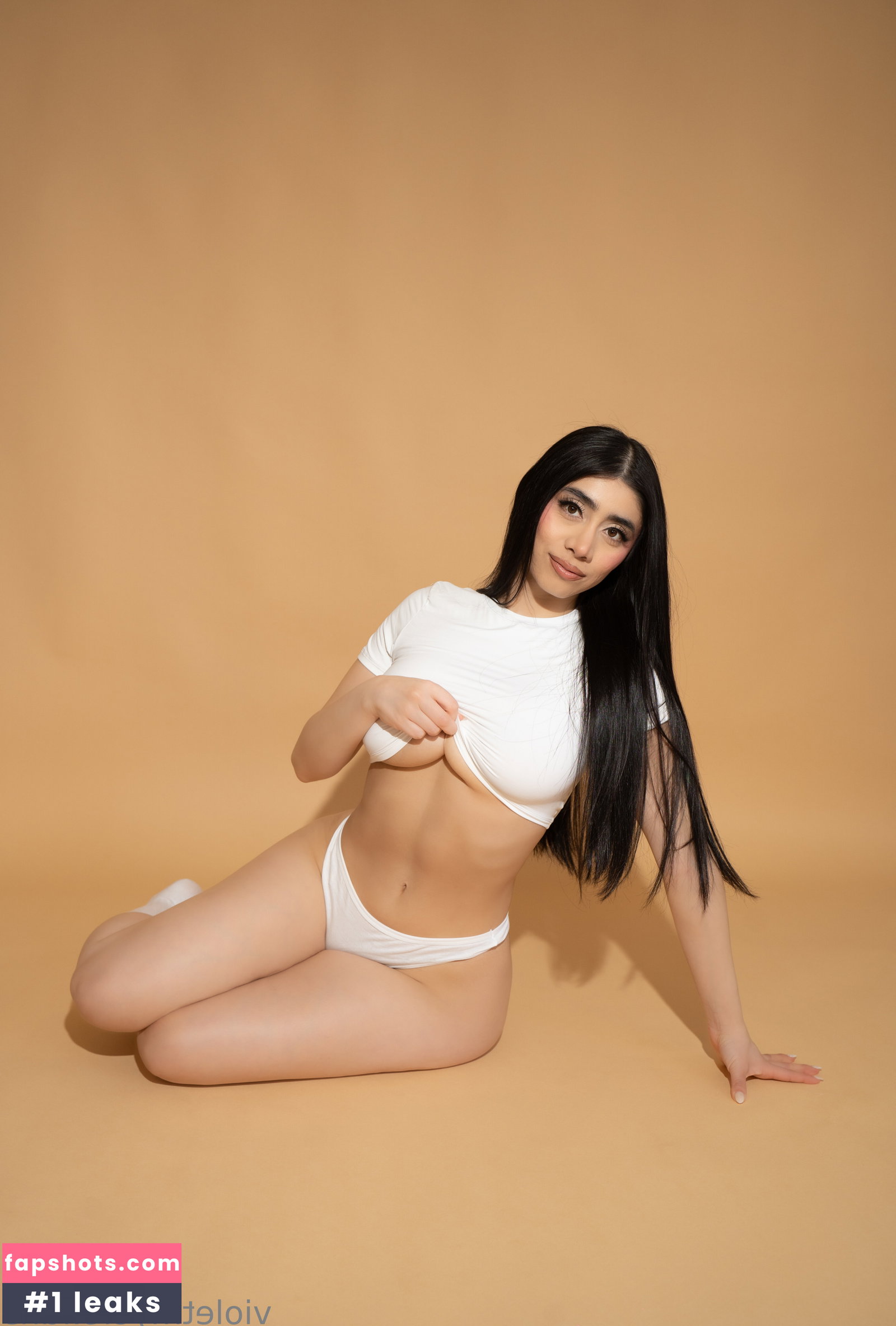 Violet Myers gallery photo #3361