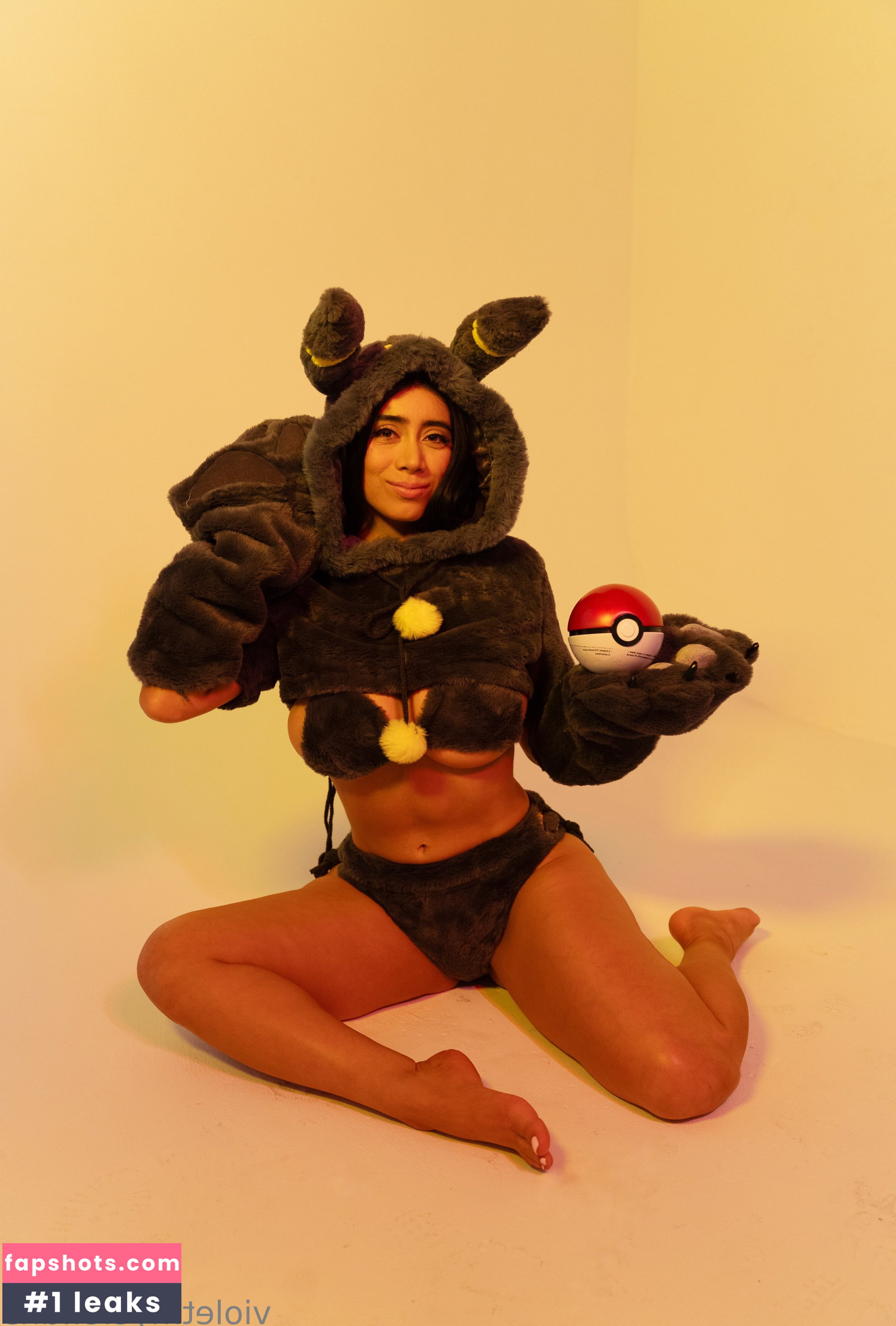 Violet Myers gallery photo #1045