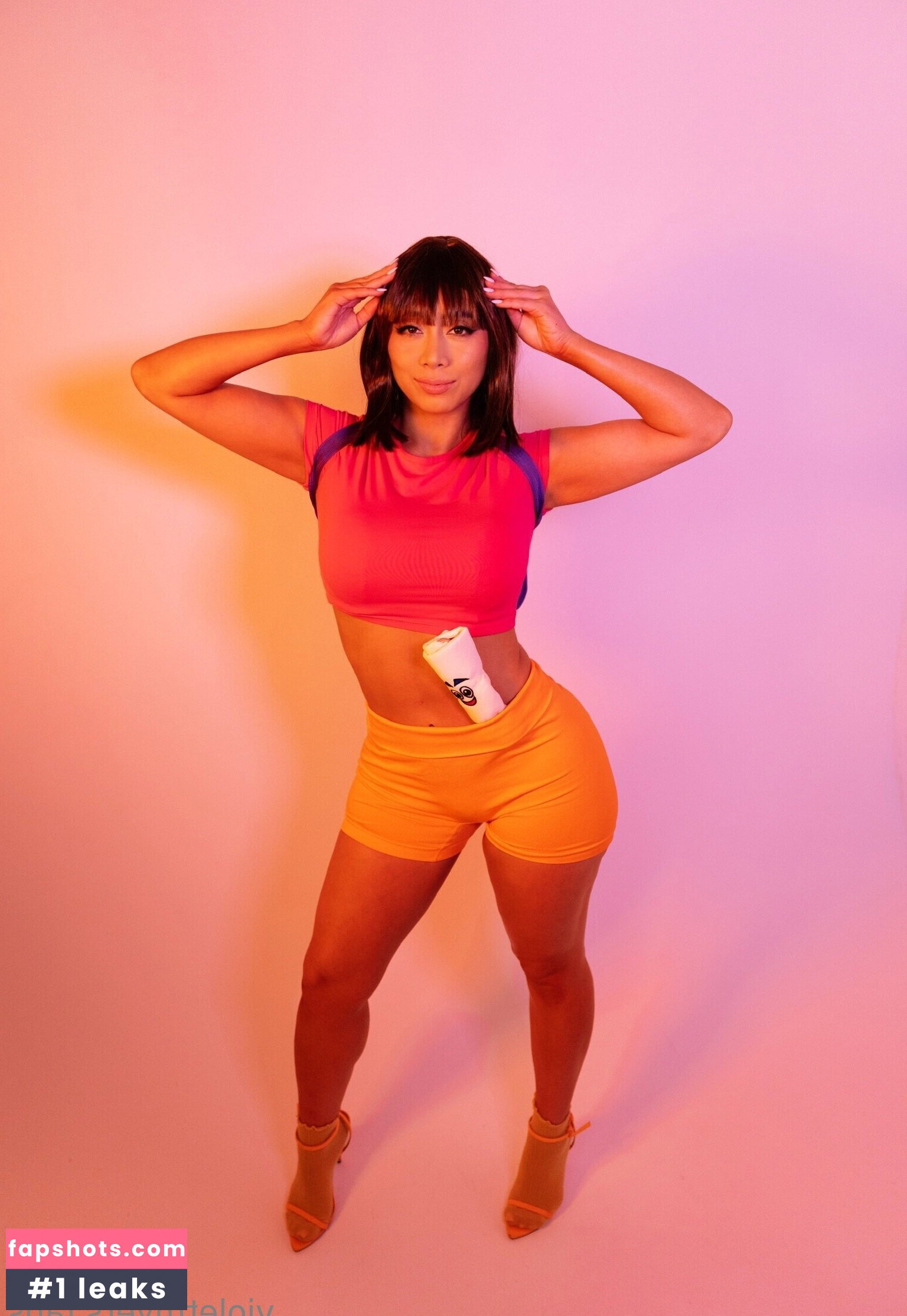 Violet Myers gallery photo #838