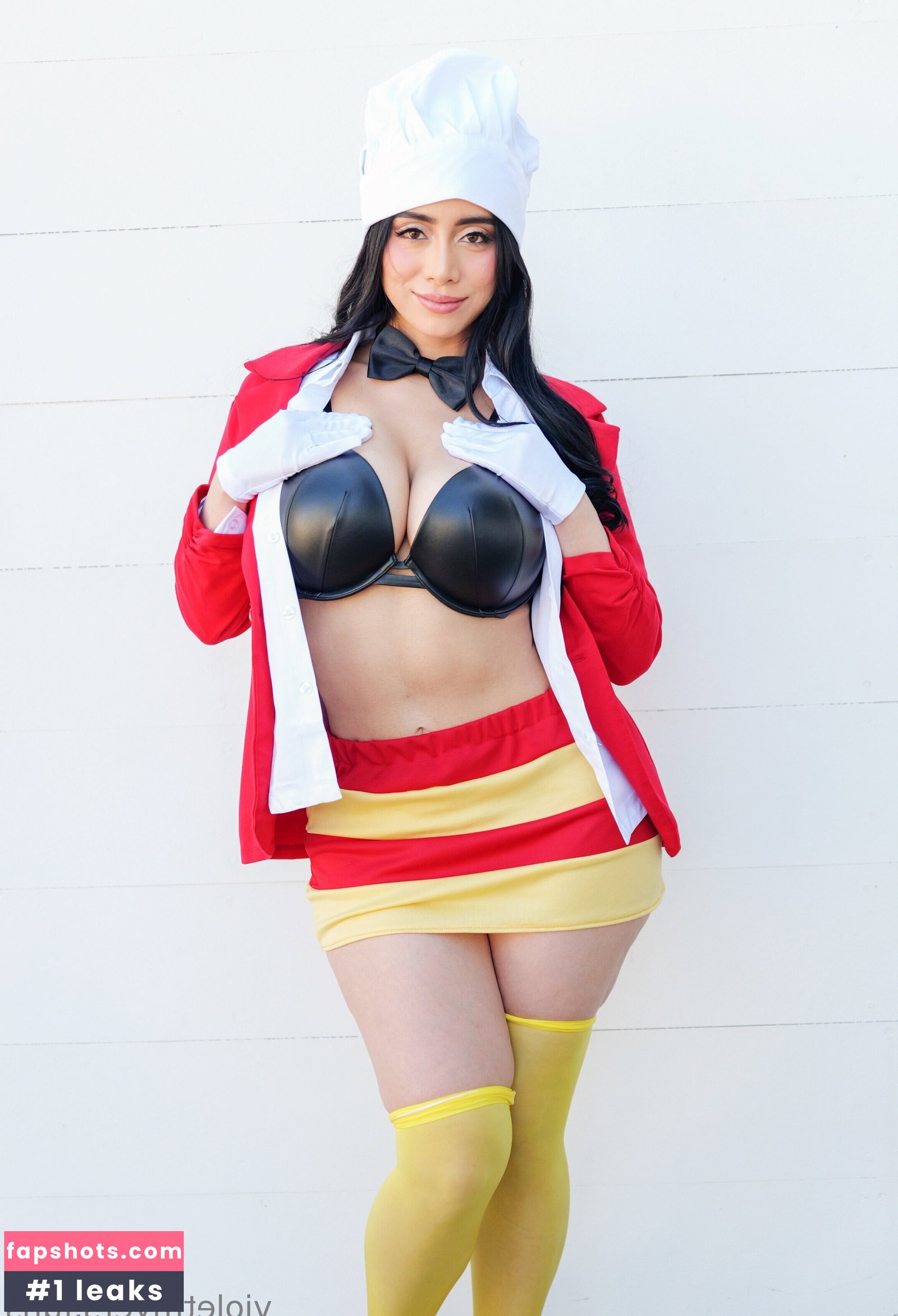 Violet Myers gallery photo #490