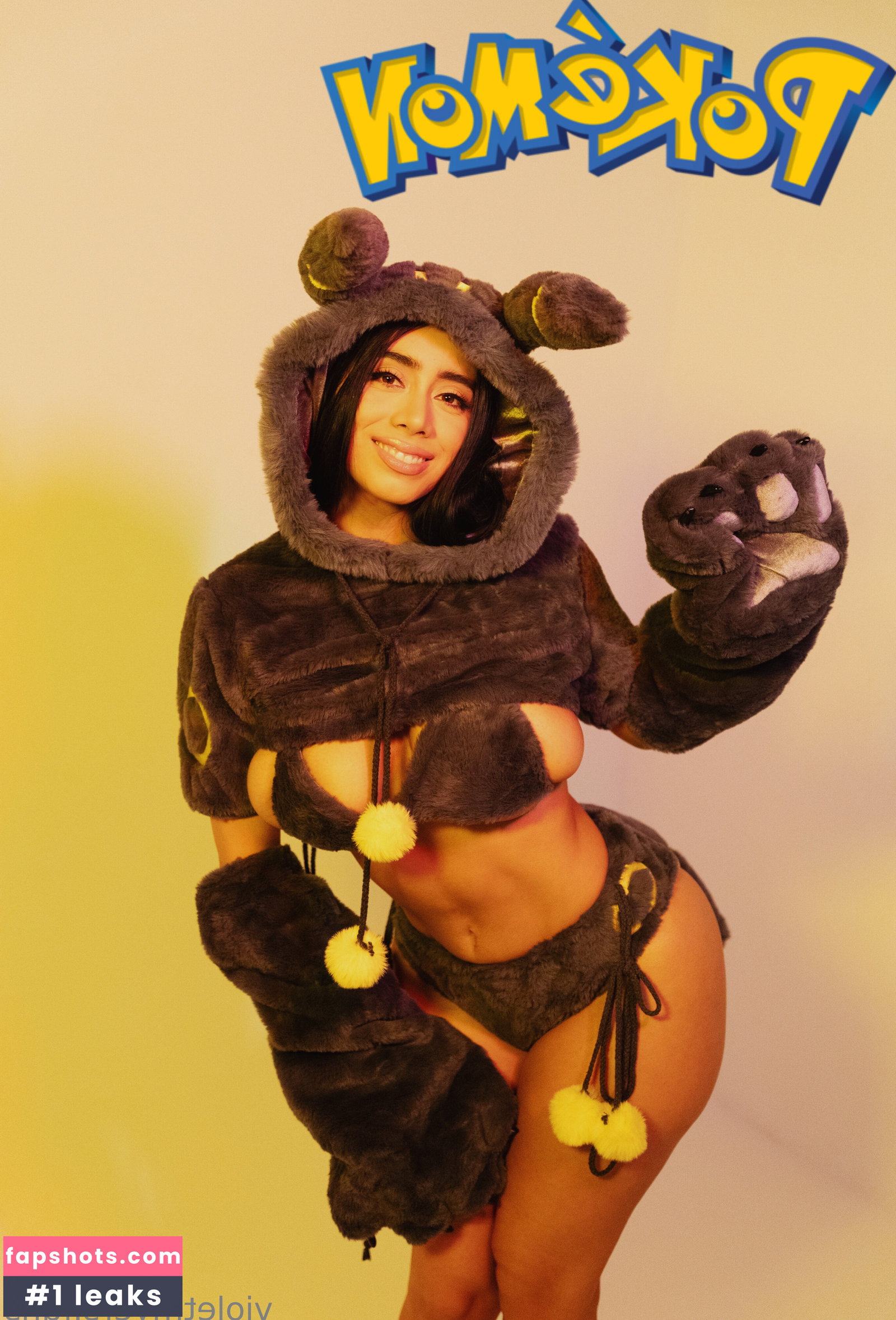 Violet Myers gallery photo #910