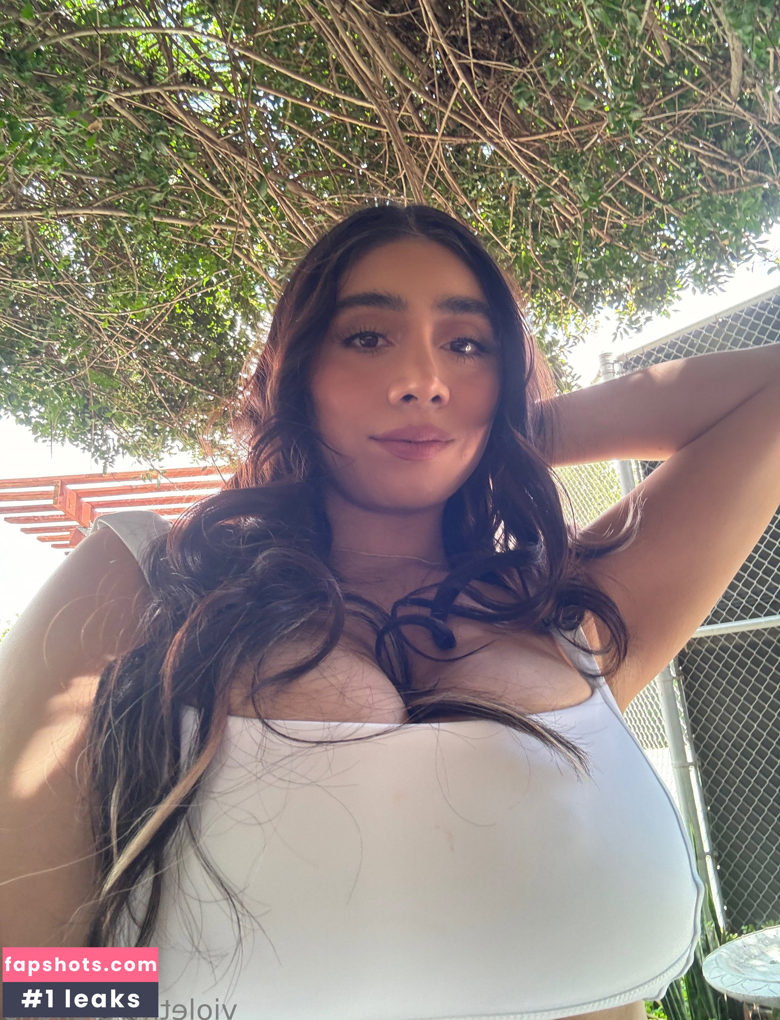 Violet Myers gallery photo #938