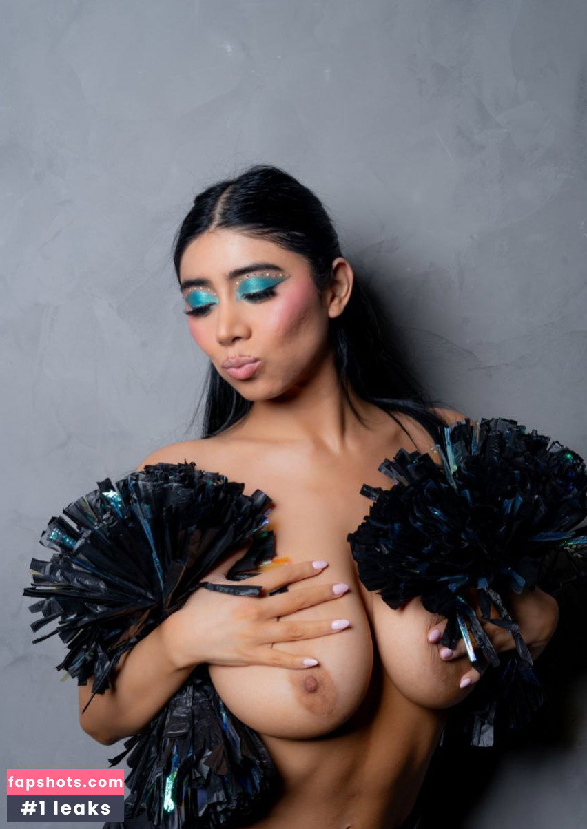 Violet Myers gallery photo #2420