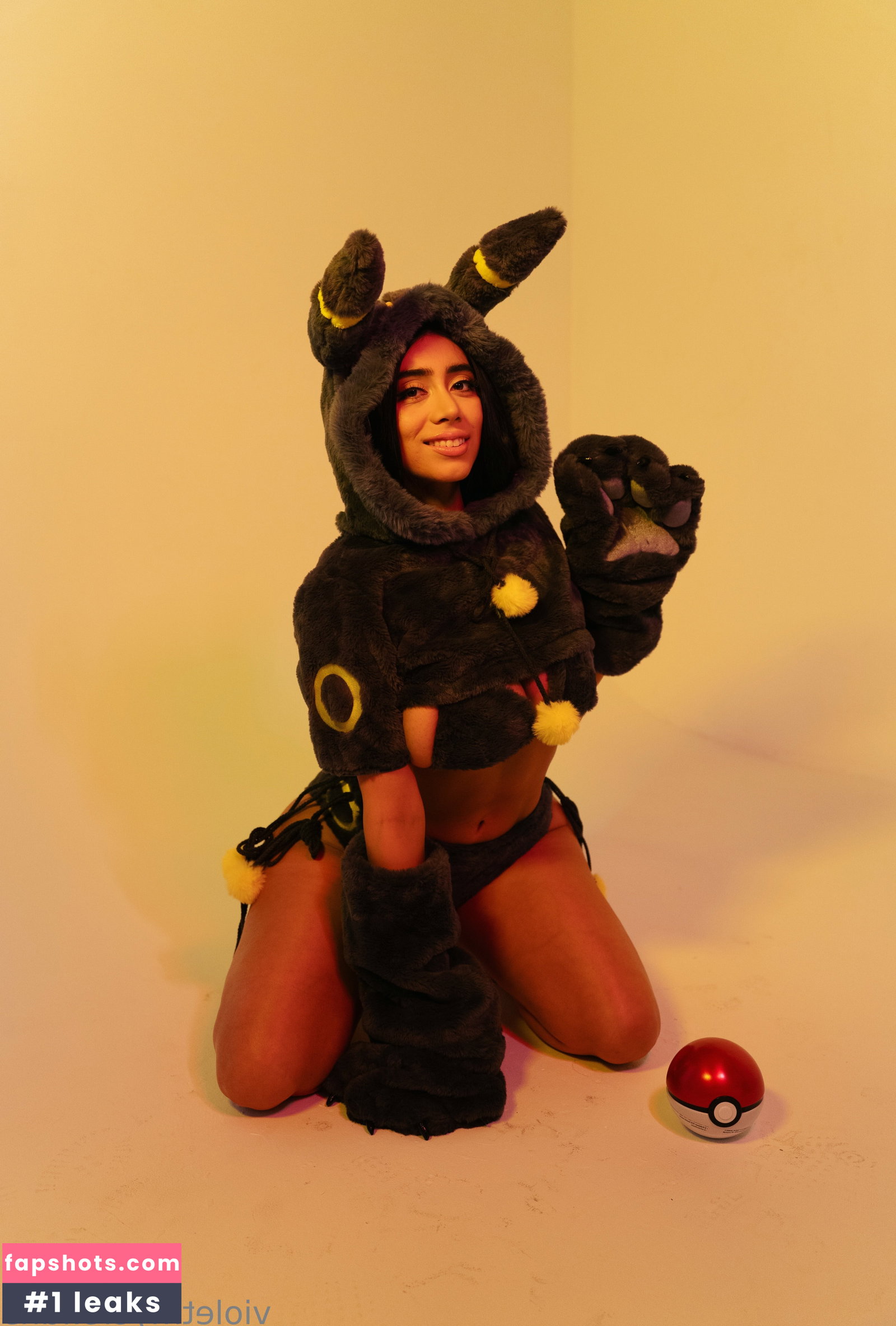 Violet Myers gallery photo #2955