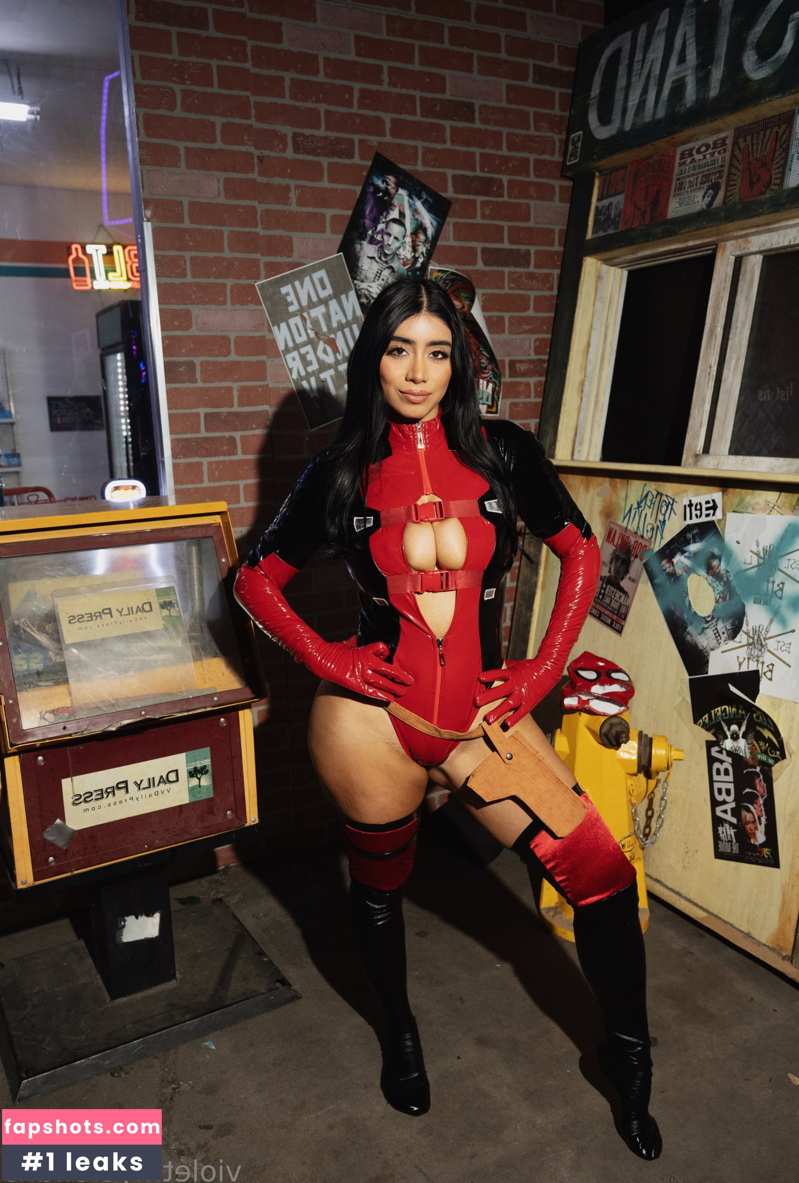 Violet Myers gallery photo #4138