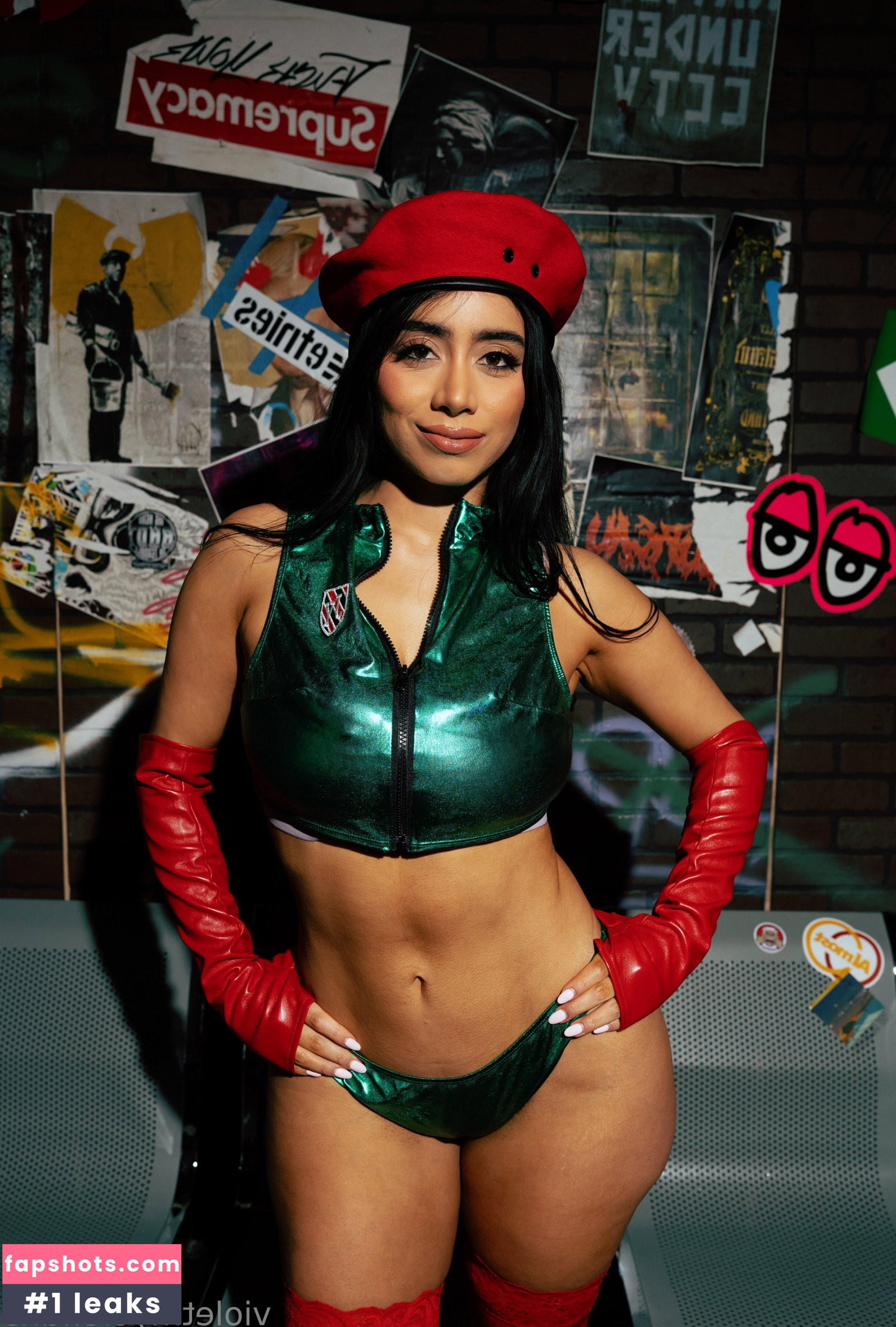 Violet Myers gallery photo #3500
