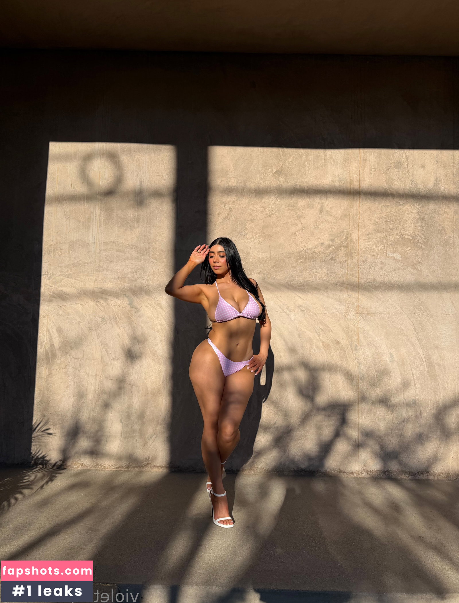 Violet Myers gallery photo #4194