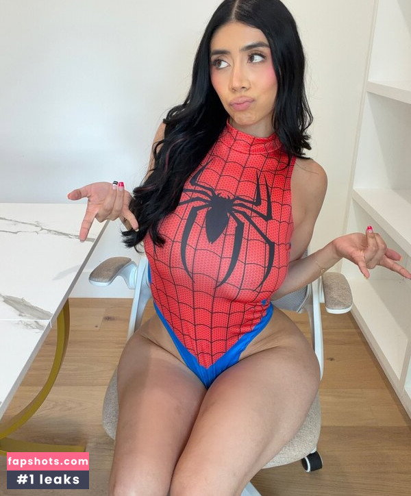 Violet Myers gallery photo #4174