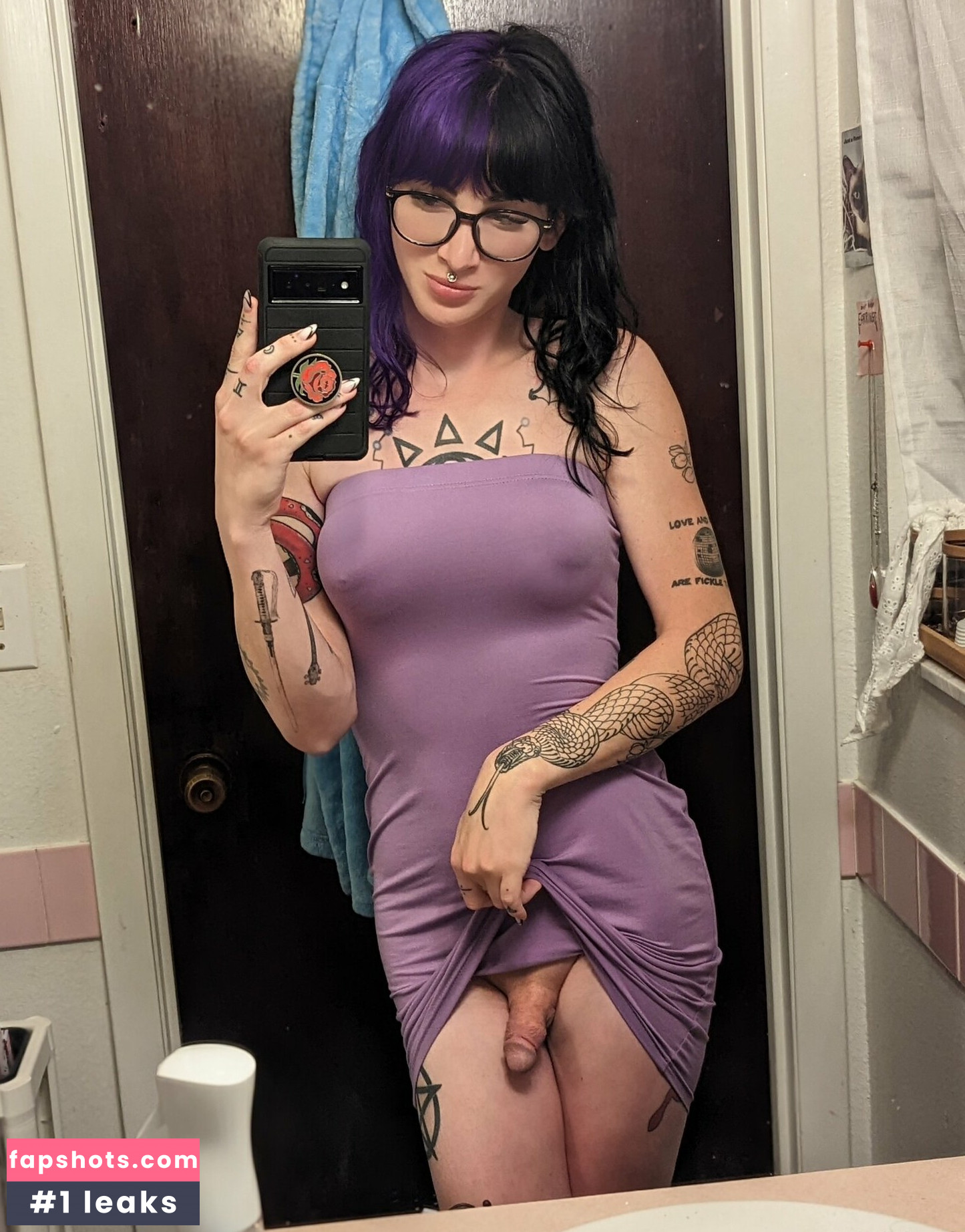 Violet Valentine nude babe gallery