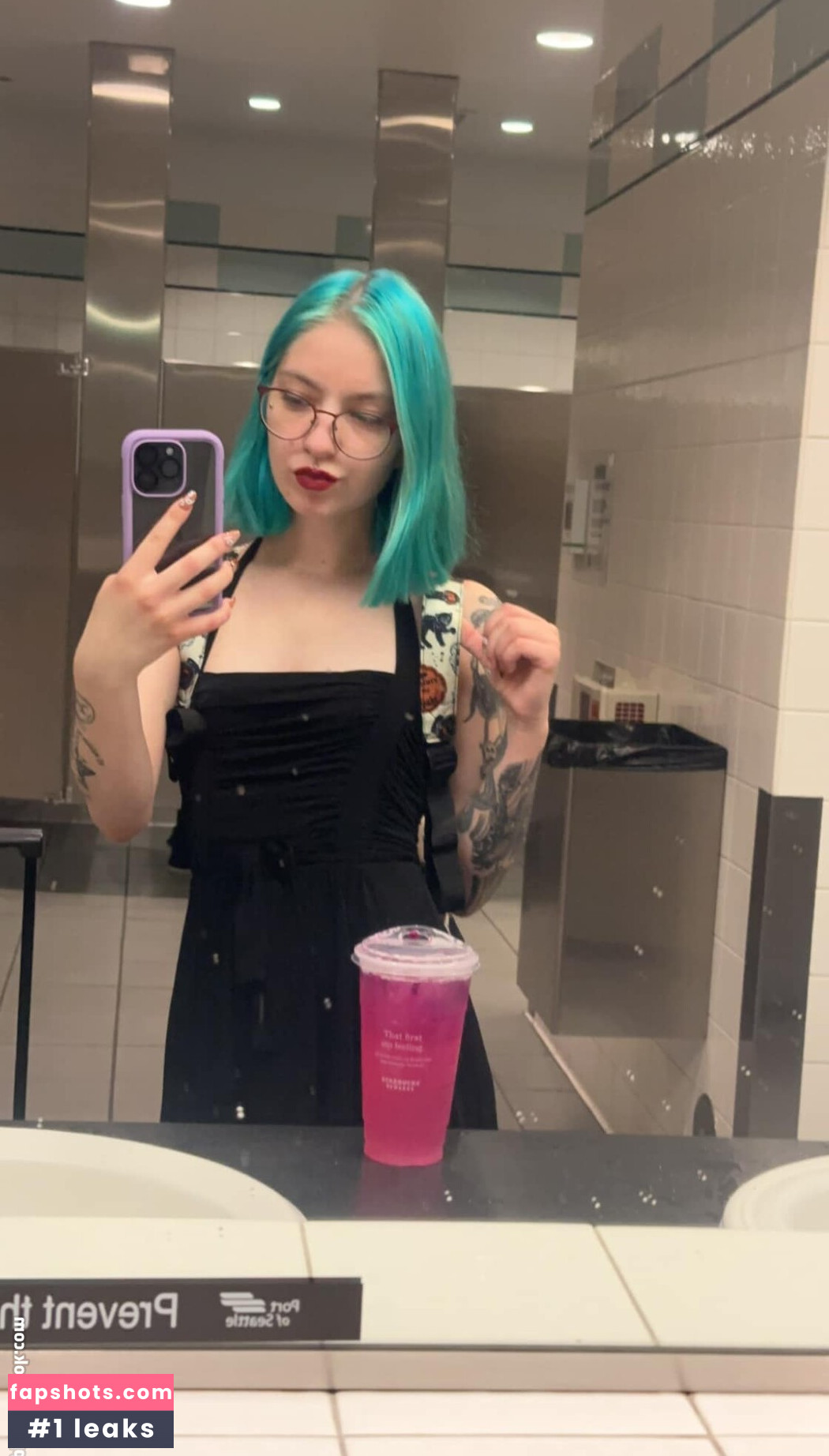 violets_cabaret gallery photo #19