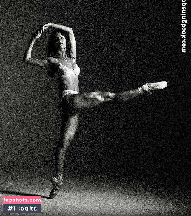 Violetta Komyshan gallery photo #35