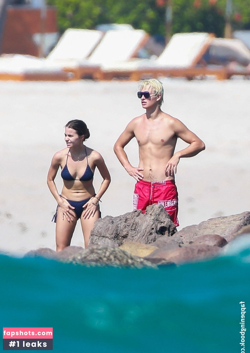 Violetta Komyshan gallery photo #78