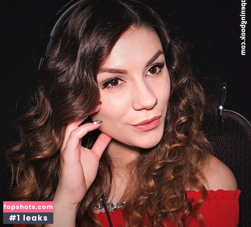 Violetta PurPur gallery photo #2