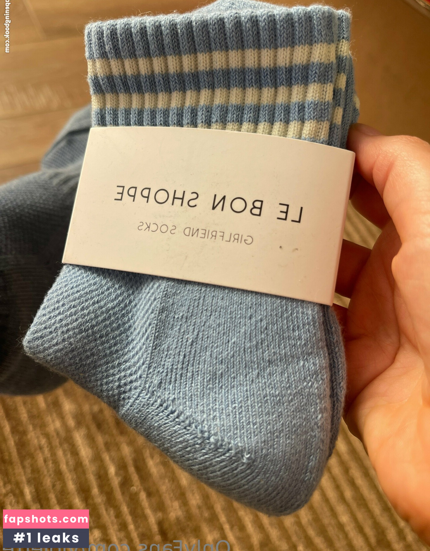 Violette gallery photo #4