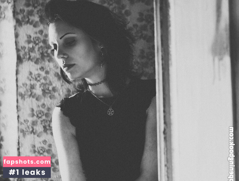 VipersDoll gallery photo #13